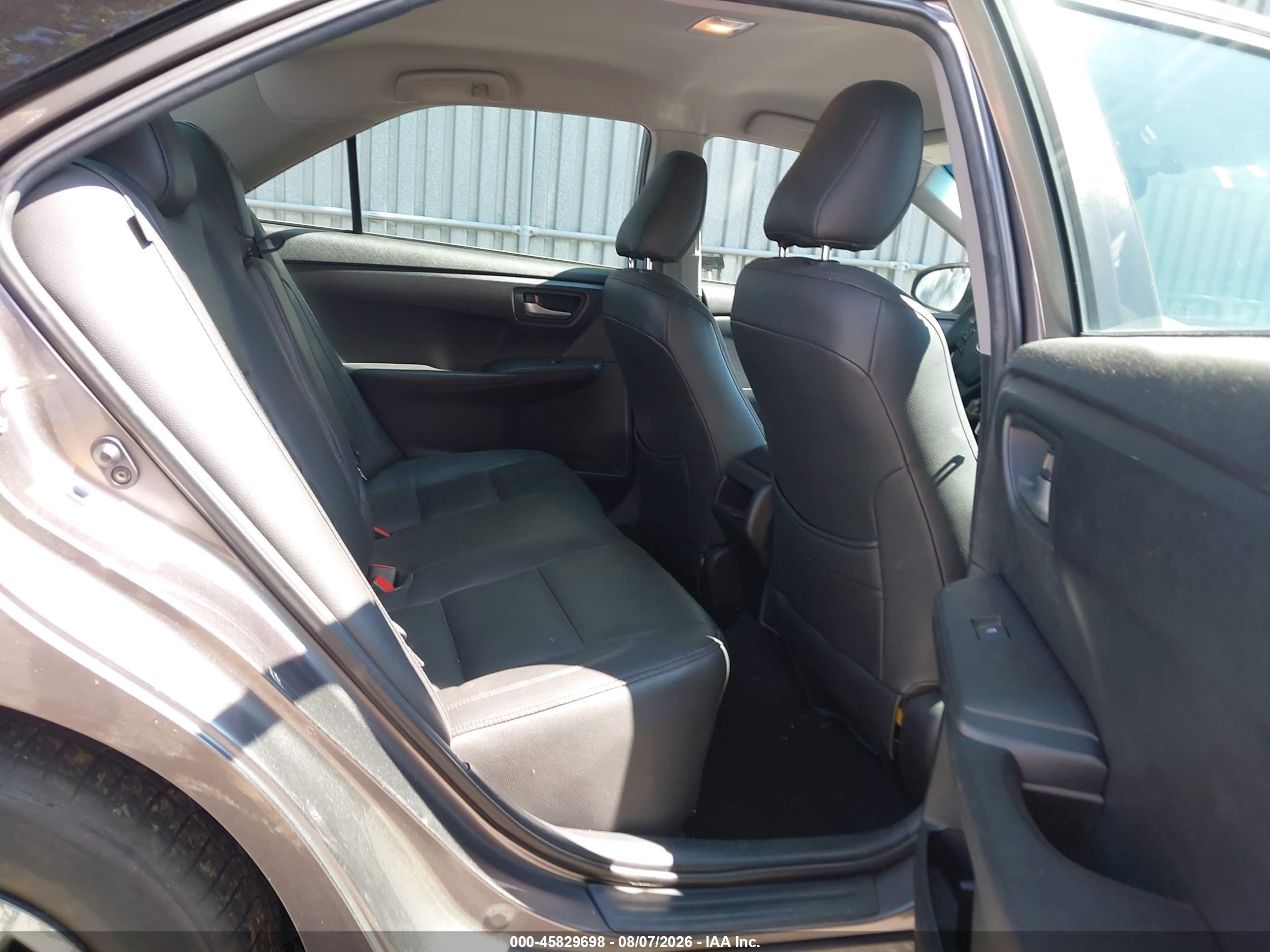 2015 Toyota Camry Le Gray vin: 4T4BF1FK4FR470606