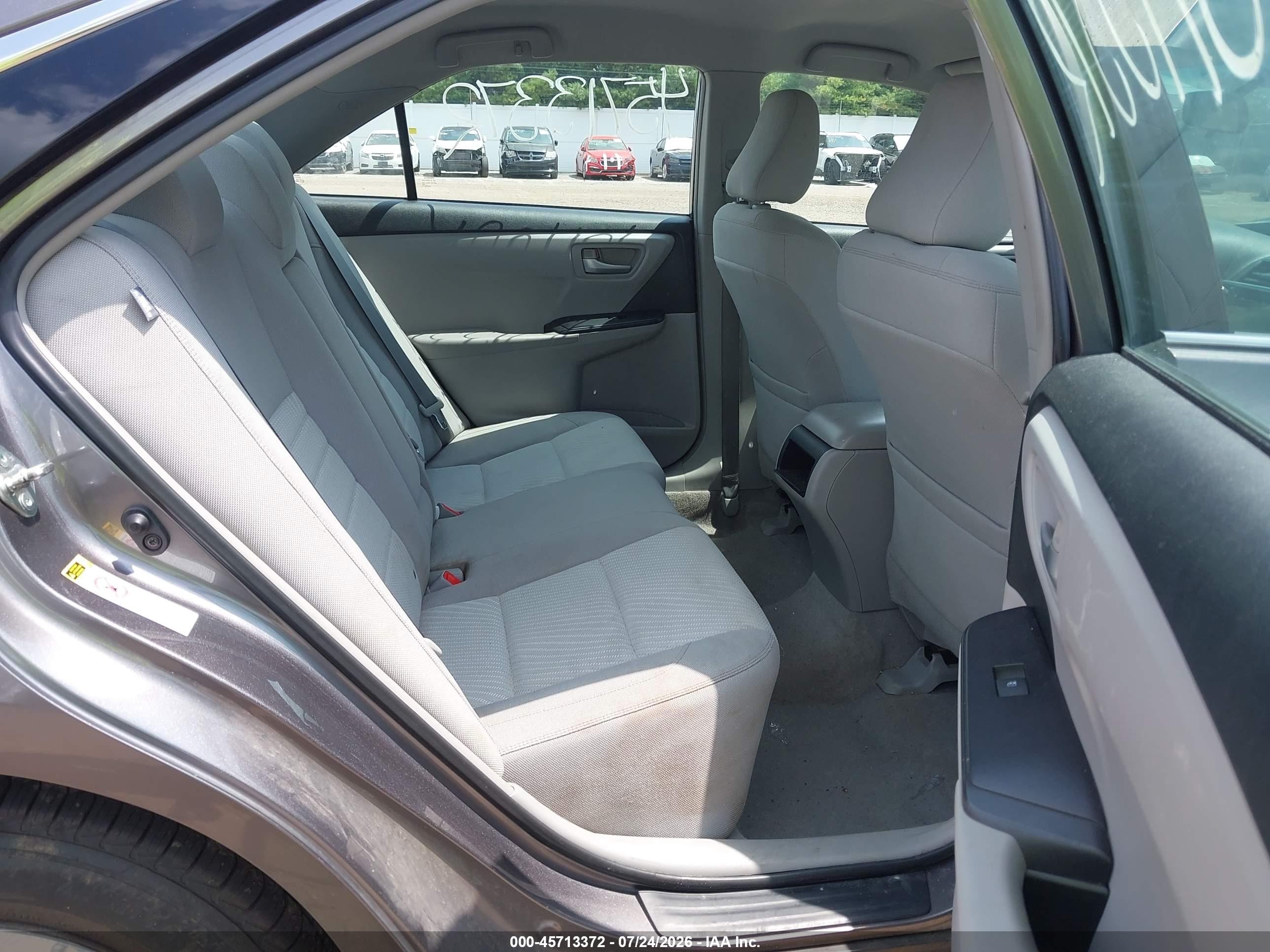 2015 Toyota Camry Le Gray vin: 4T4BF1FK4FR472839