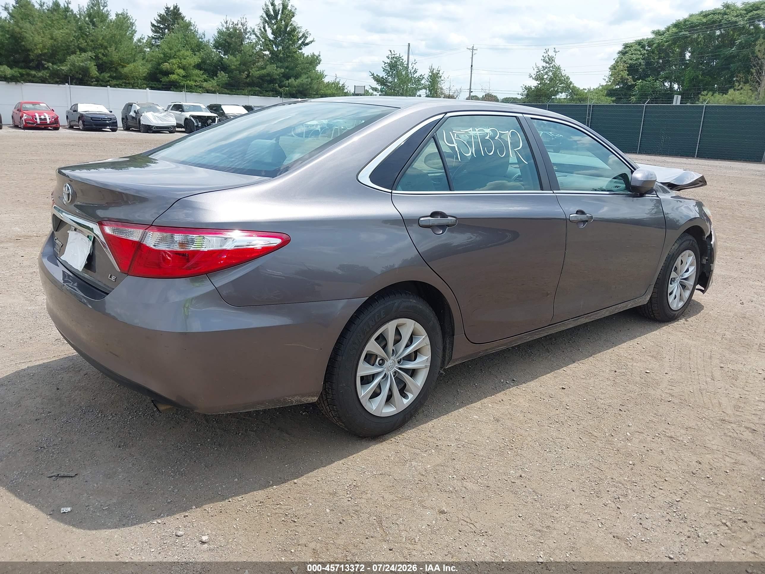 2015 Toyota Camry Le Gray vin: 4T4BF1FK4FR472839