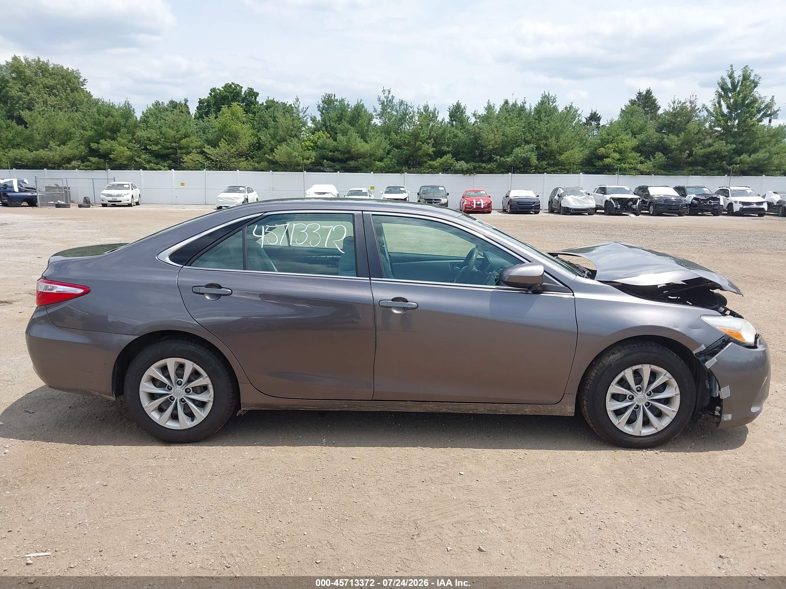 2015 Toyota Camry Le Gray vin: 4T4BF1FK4FR472839