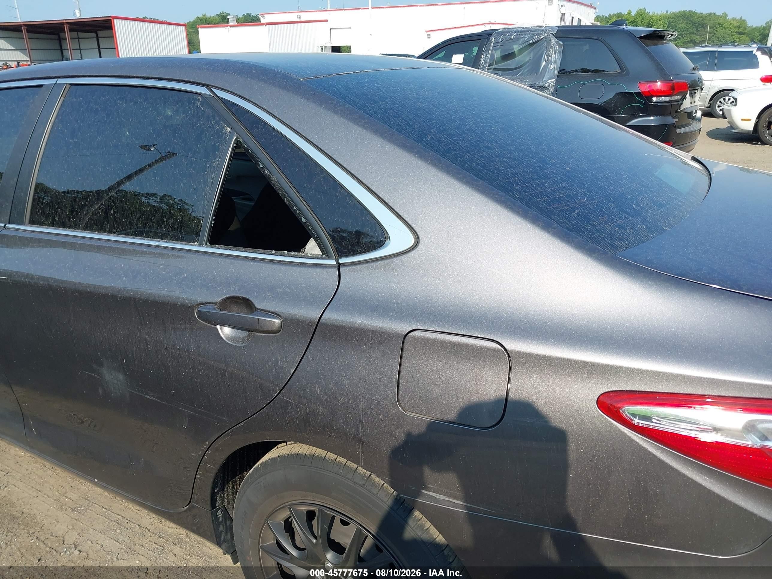 2015 Toyota Camry Le Gray vin: 4T4BF1FK4FR488393