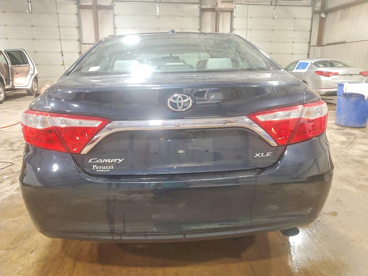 2015 Toyota Camry Xle Blue vin: 4T4BF1FK4FR488460