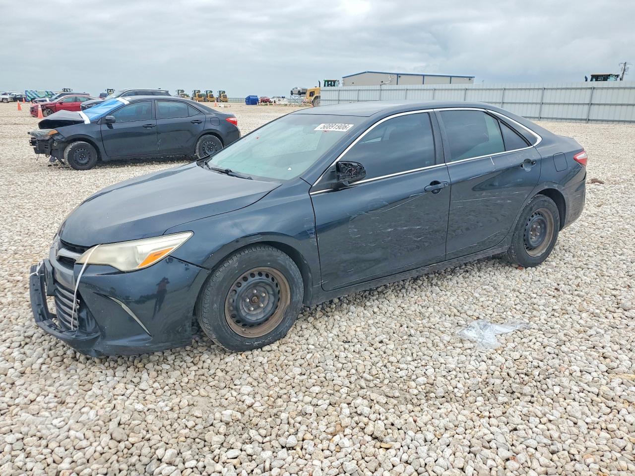2015 Toyota Camry Le Угольный vin: 4T4BF1FK4FR497496