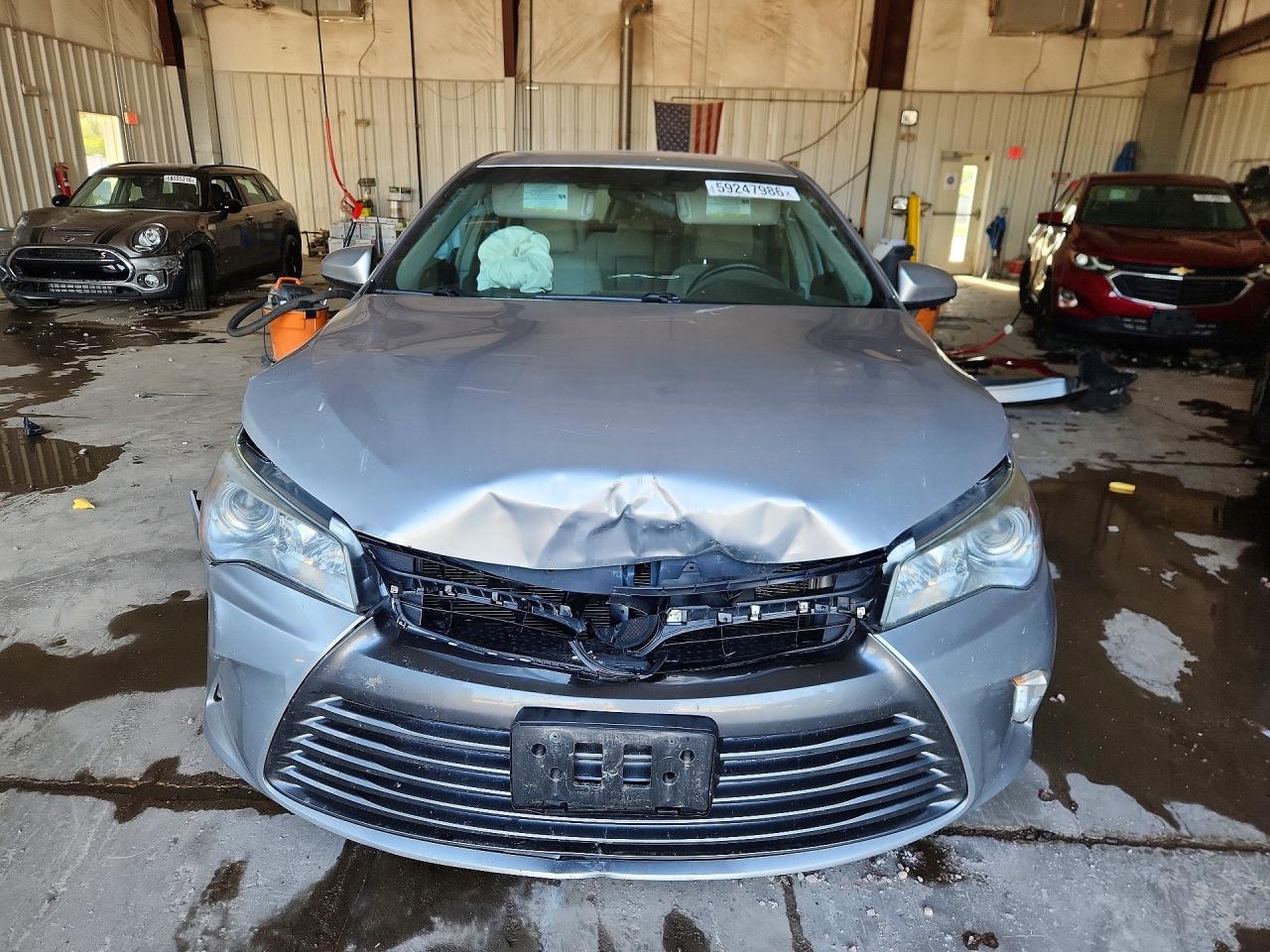 2015 Toyota Camry Le Silver vin: 4T4BF1FK4FR503569