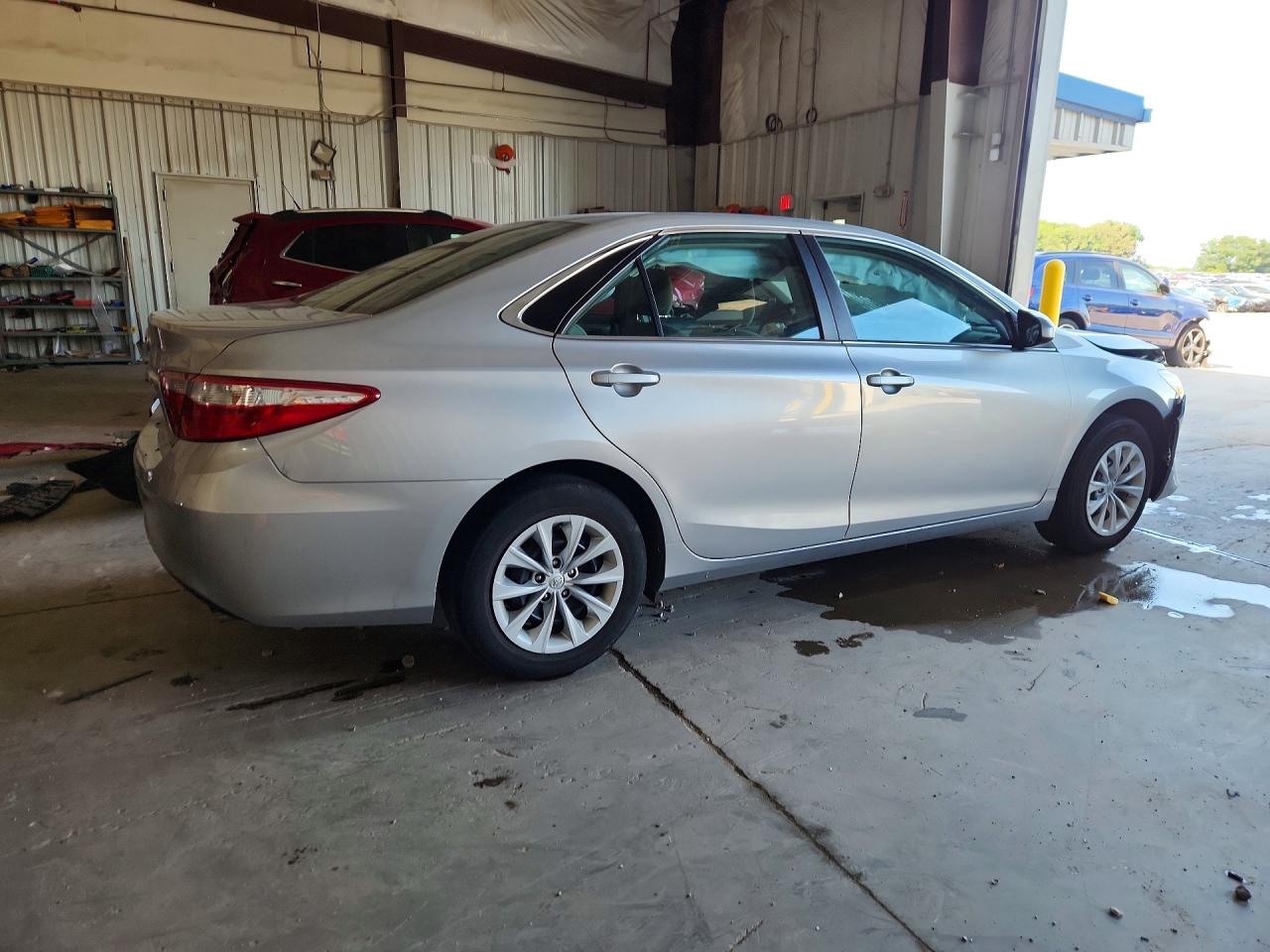 2015 Toyota Camry Le Silver vin: 4T4BF1FK4FR503569