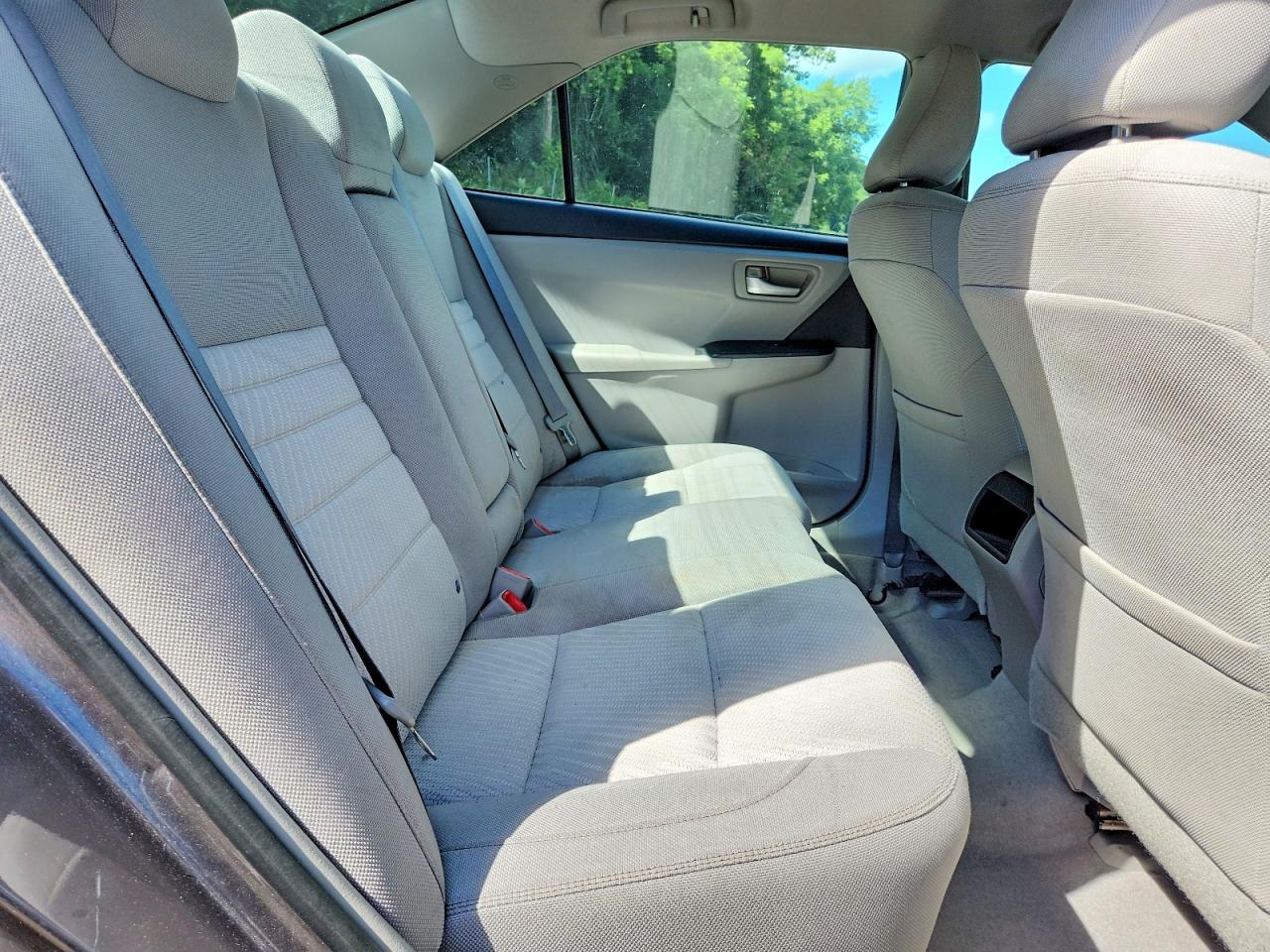 2015 Toyota Camry Le Gray vin: 4T4BF1FK4FR510151
