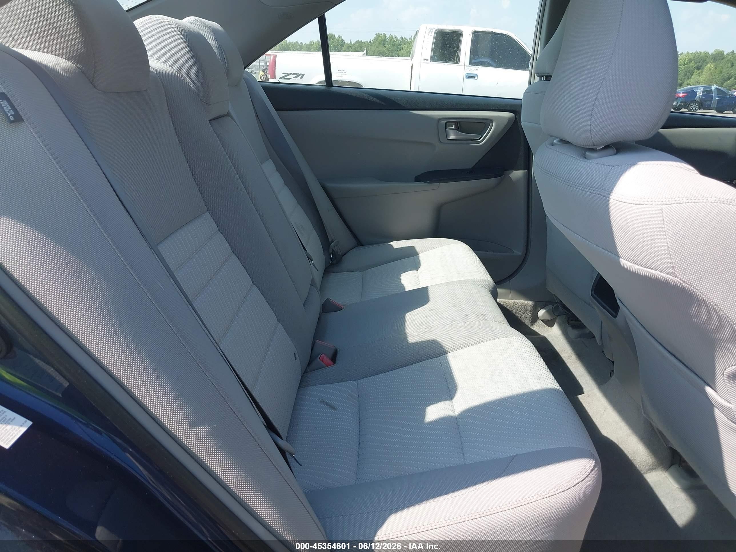 2015 Toyota Camry Le Синий vin: 4T4BF1FK4FR511459