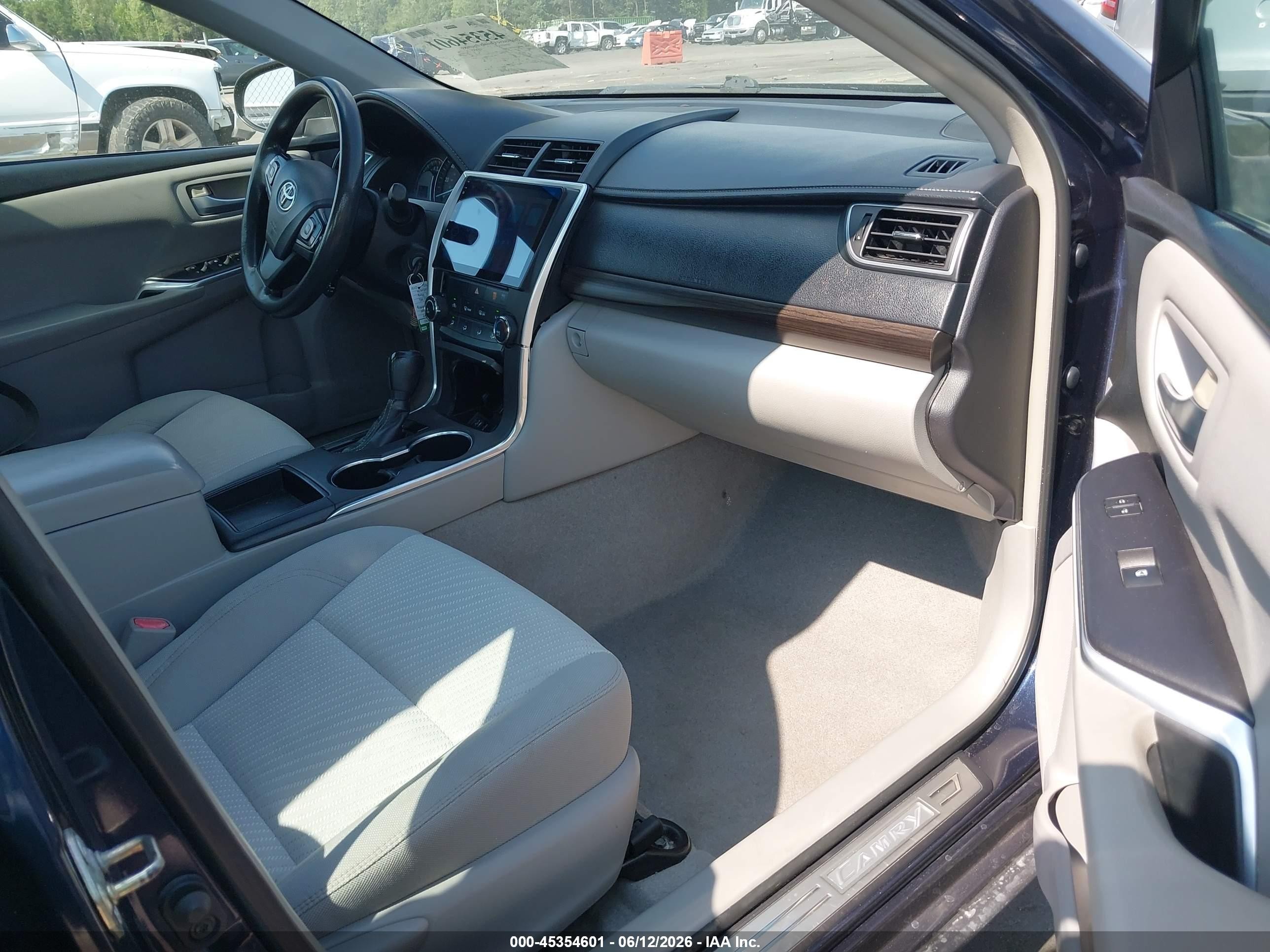 2015 Toyota Camry Le Синий vin: 4T4BF1FK4FR511459