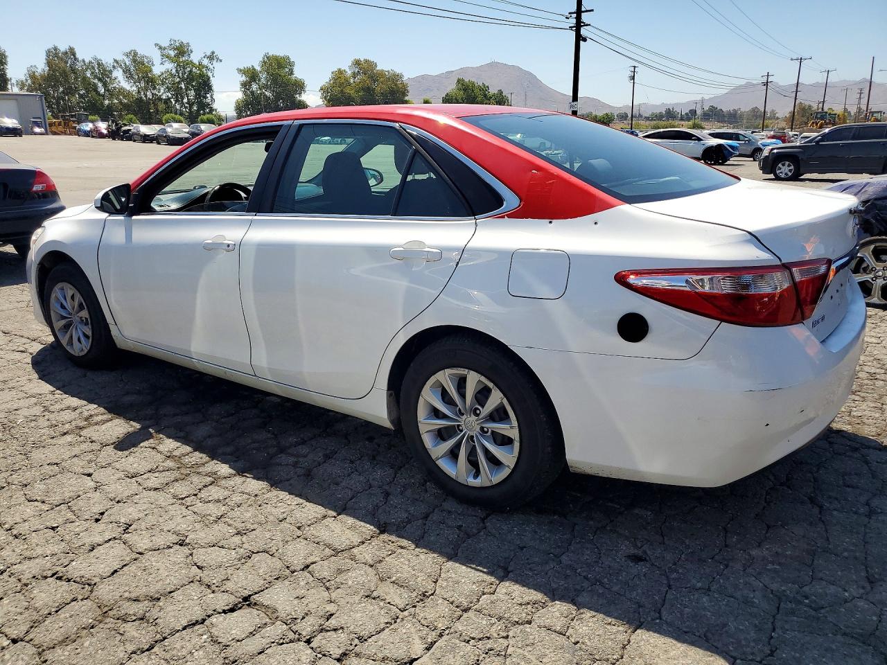 2015 Toyota Camry Le Two Tone vin: 4T4BF1FK4FR512630
