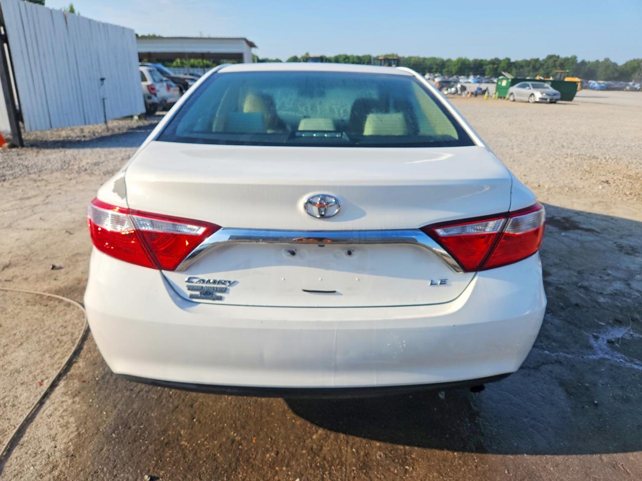 2015 Toyota Camry Le White vin: 4T4BF1FK4FR515446
