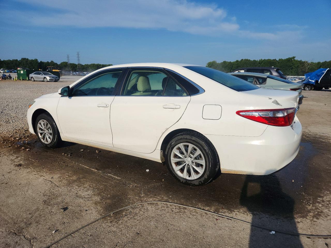 2015 Toyota Camry Le White vin: 4T4BF1FK4FR515446