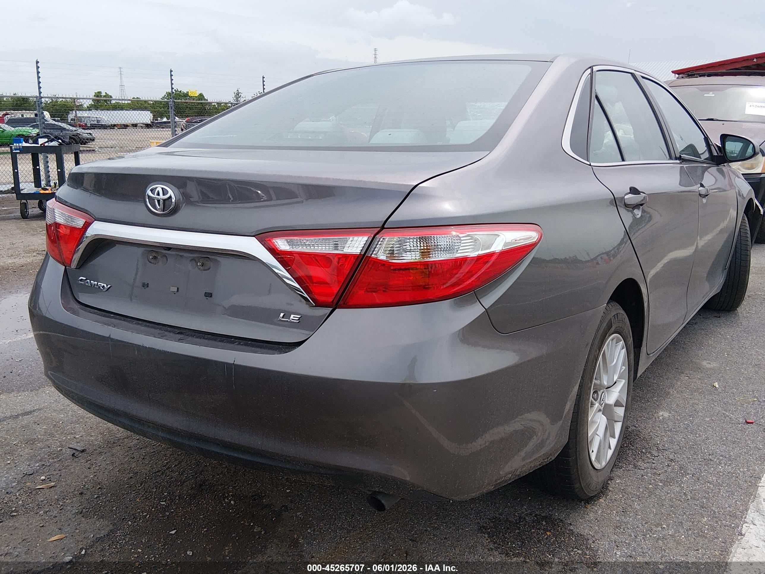 2016 Toyota Camry Le Gray vin: 4T4BF1FK4GR541823