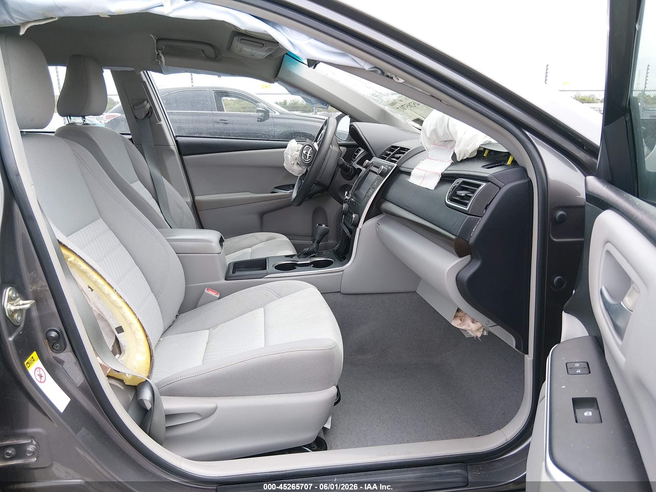 2016 Toyota Camry Le Gray vin: 4T4BF1FK4GR541823