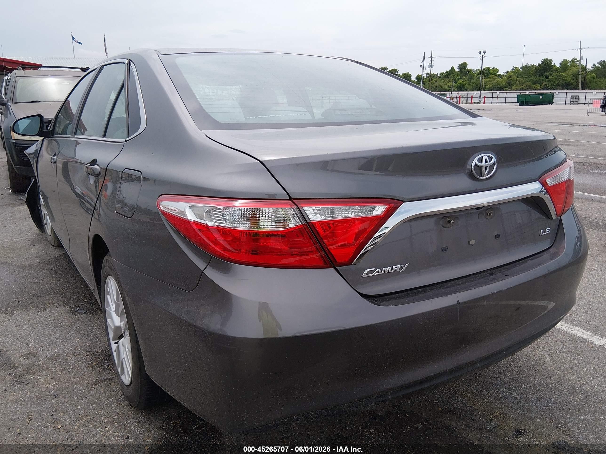 2016 Toyota Camry Le Gray vin: 4T4BF1FK4GR541823