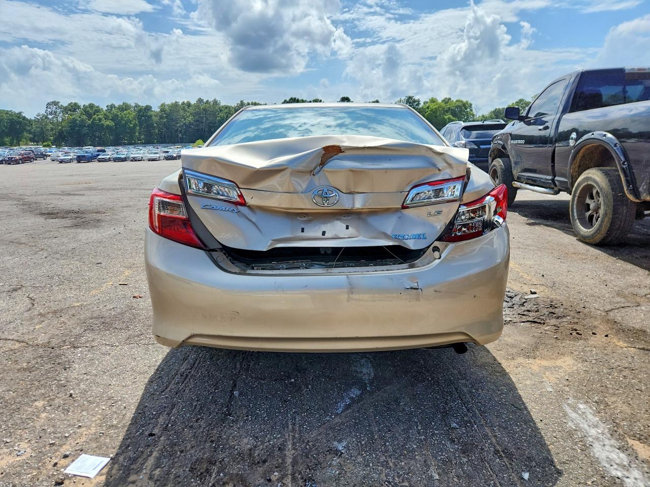 2012 Toyota Camry Le Gold vin: 4T4BF1FK5CR157298