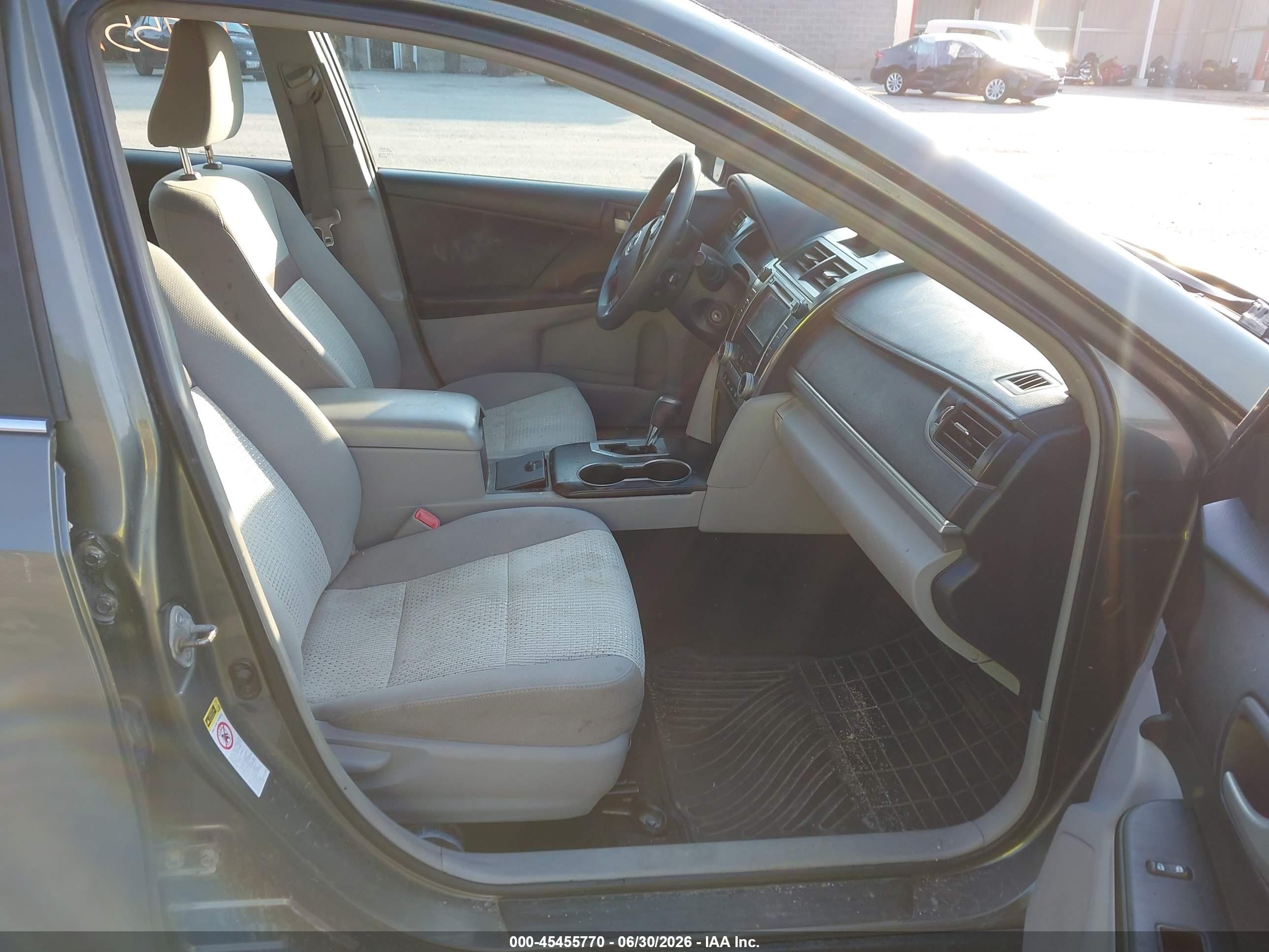 2012 Toyota Camry Le Green vin: 4T4BF1FK5CR189930