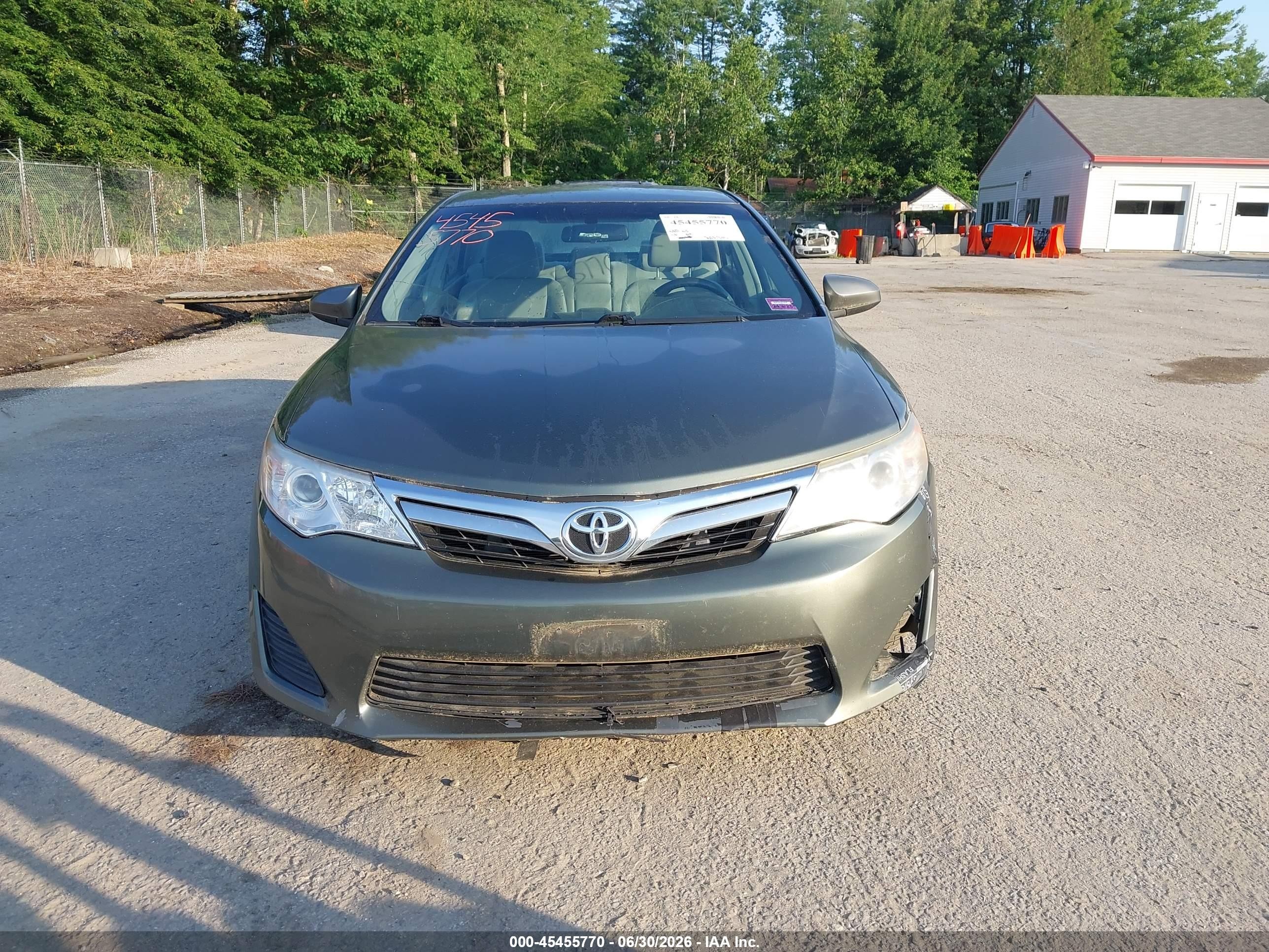 2012 Toyota Camry Le Green vin: 4T4BF1FK5CR189930