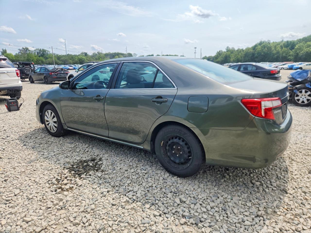 2012 Toyota Camry Le Green vin: 4T4BF1FK5CR201445