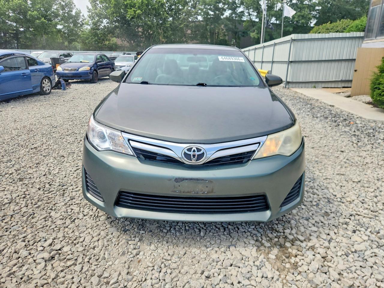 2012 Toyota Camry Le Green vin: 4T4BF1FK5CR201445
