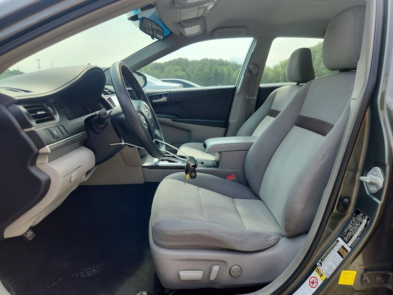 2012 Toyota Camry Le Green vin: 4T4BF1FK5CR201445