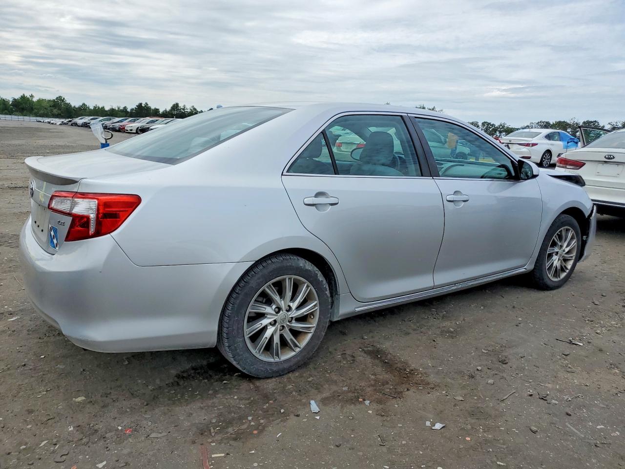 2012 Toyota Camry Le Серебряный vin: 4T4BF1FK5CR213725