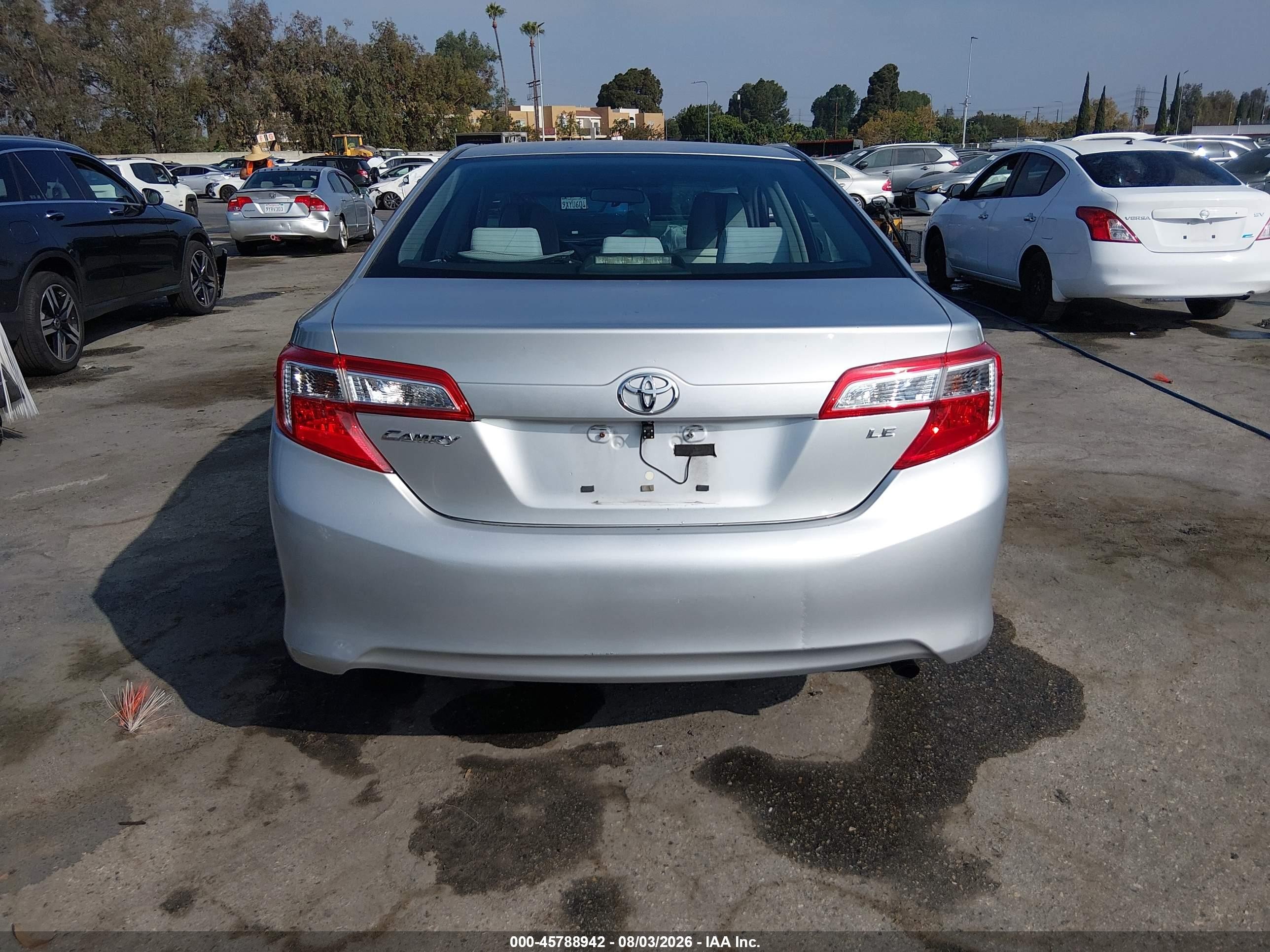 2013 Toyota Camry Le Silver vin: 4T4BF1FK5DR290824