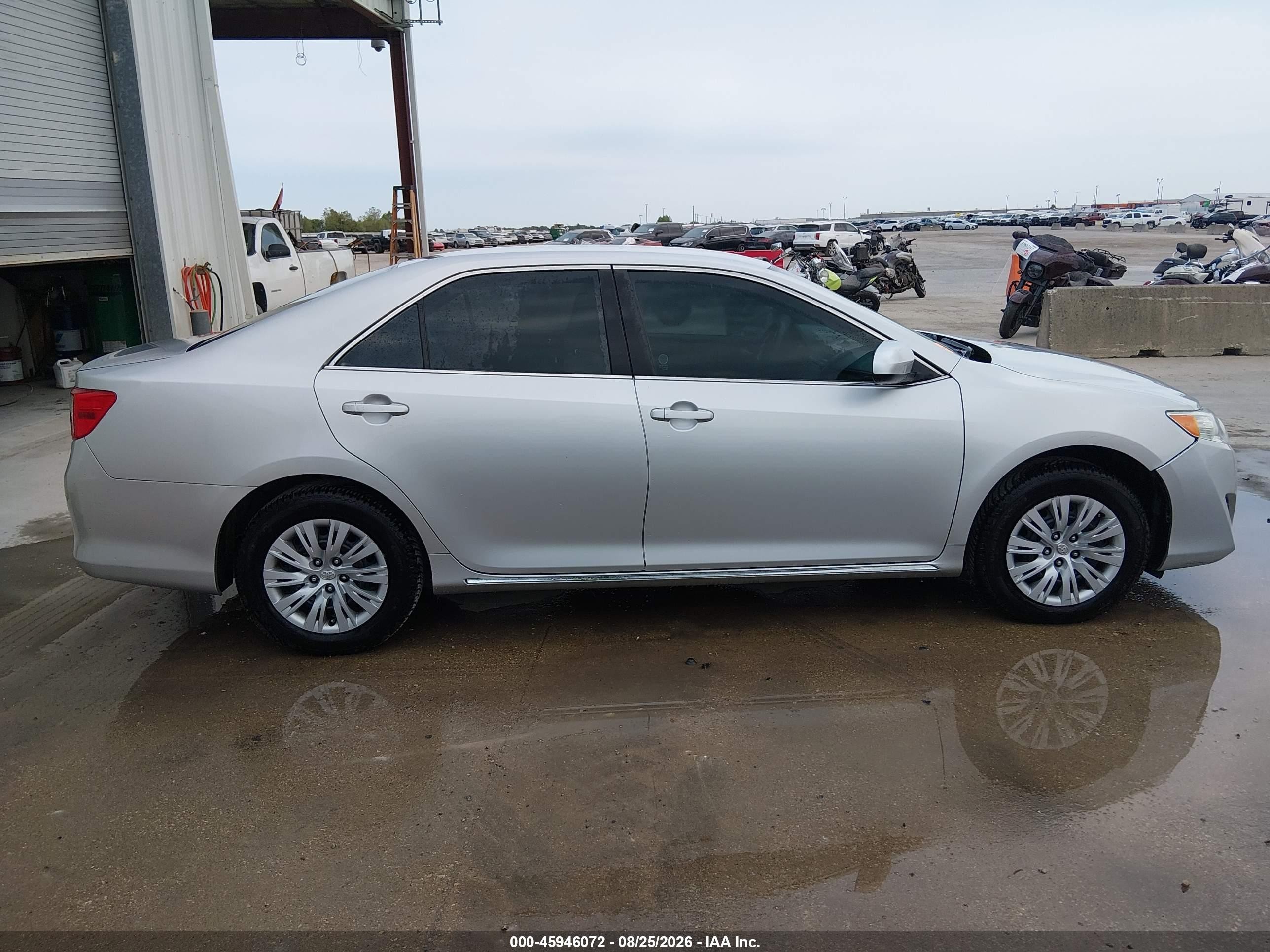 2013 Toyota Camry Le Серебряный vin: 4T4BF1FK5DR300526