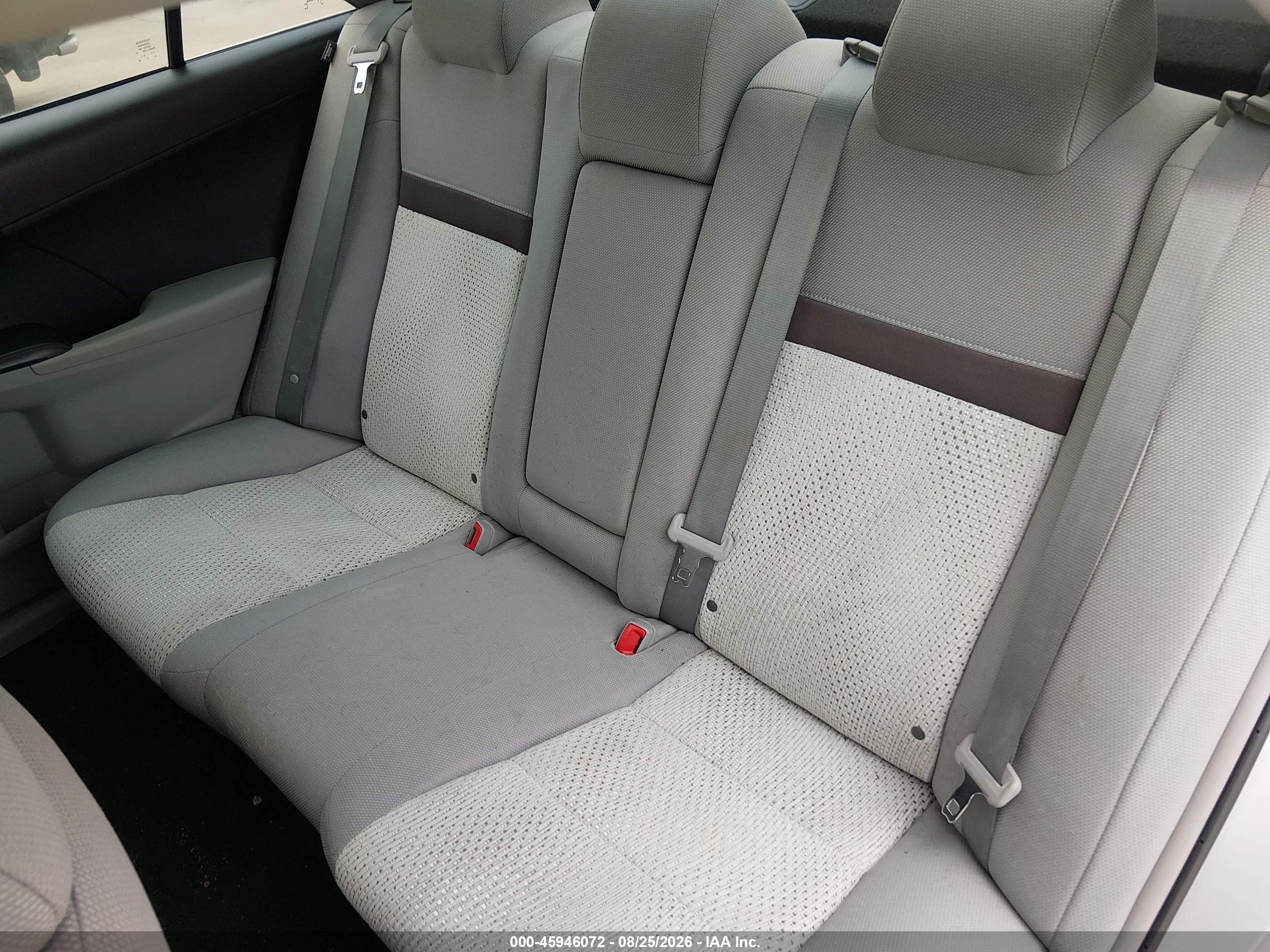 2013 Toyota Camry Le Серебряный vin: 4T4BF1FK5DR300526