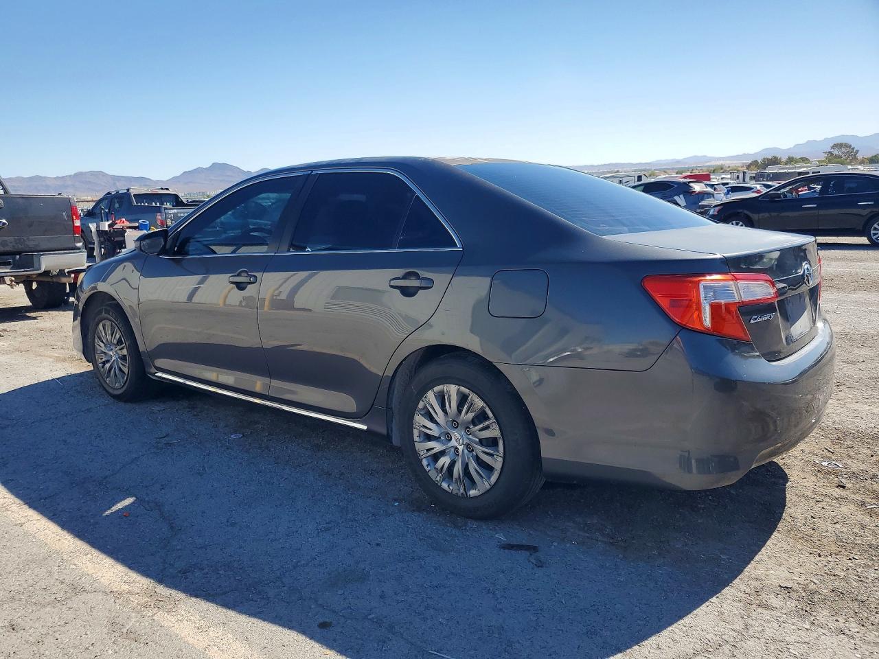 2013 Toyota Camry Le Gray vin: 4T4BF1FK5DR312403