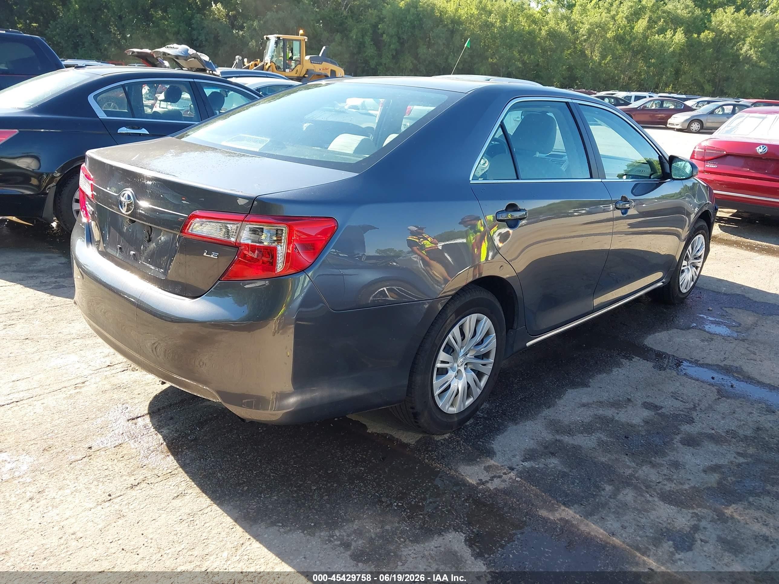 2014 Toyota Camry Le Gray vin: 4T4BF1FK5ER338467