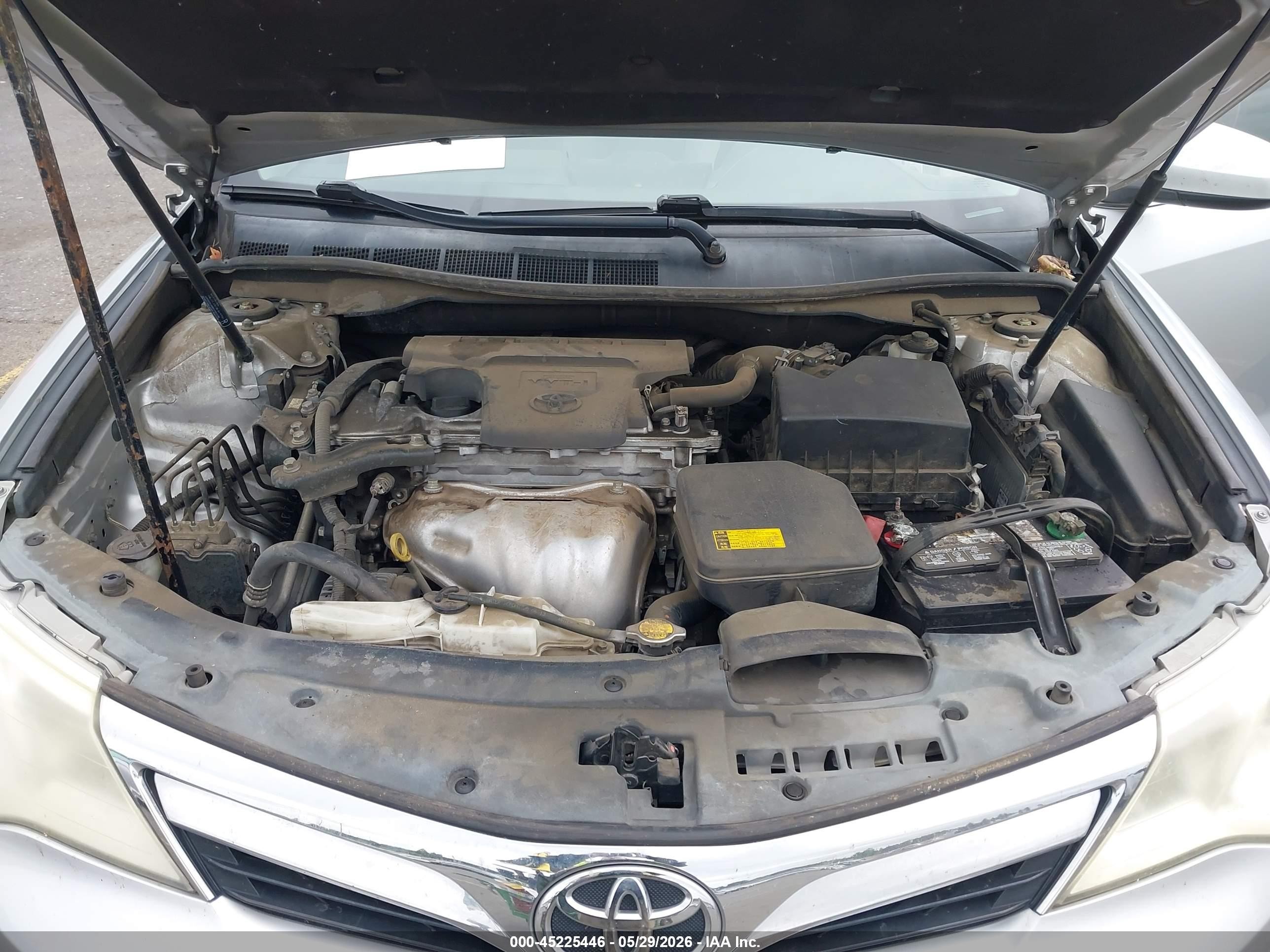 2014 Toyota Camry Le Silver vin: 4T4BF1FK5ER365555