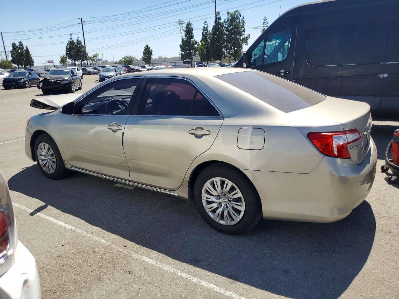 2014 Toyota Camry Le Beige vin: 4T4BF1FK5ER366866