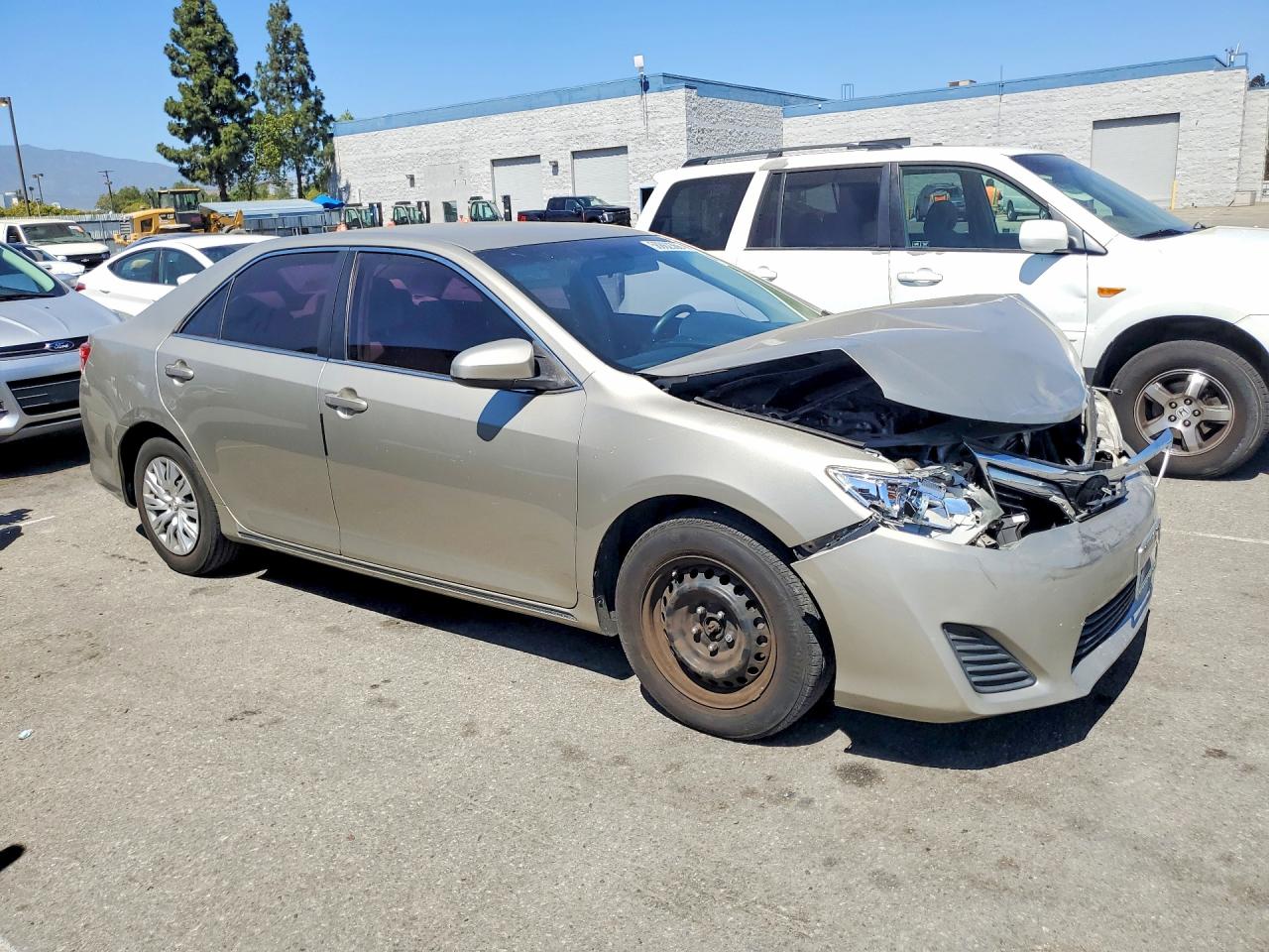 2014 Toyota Camry Le Beige vin: 4T4BF1FK5ER366866