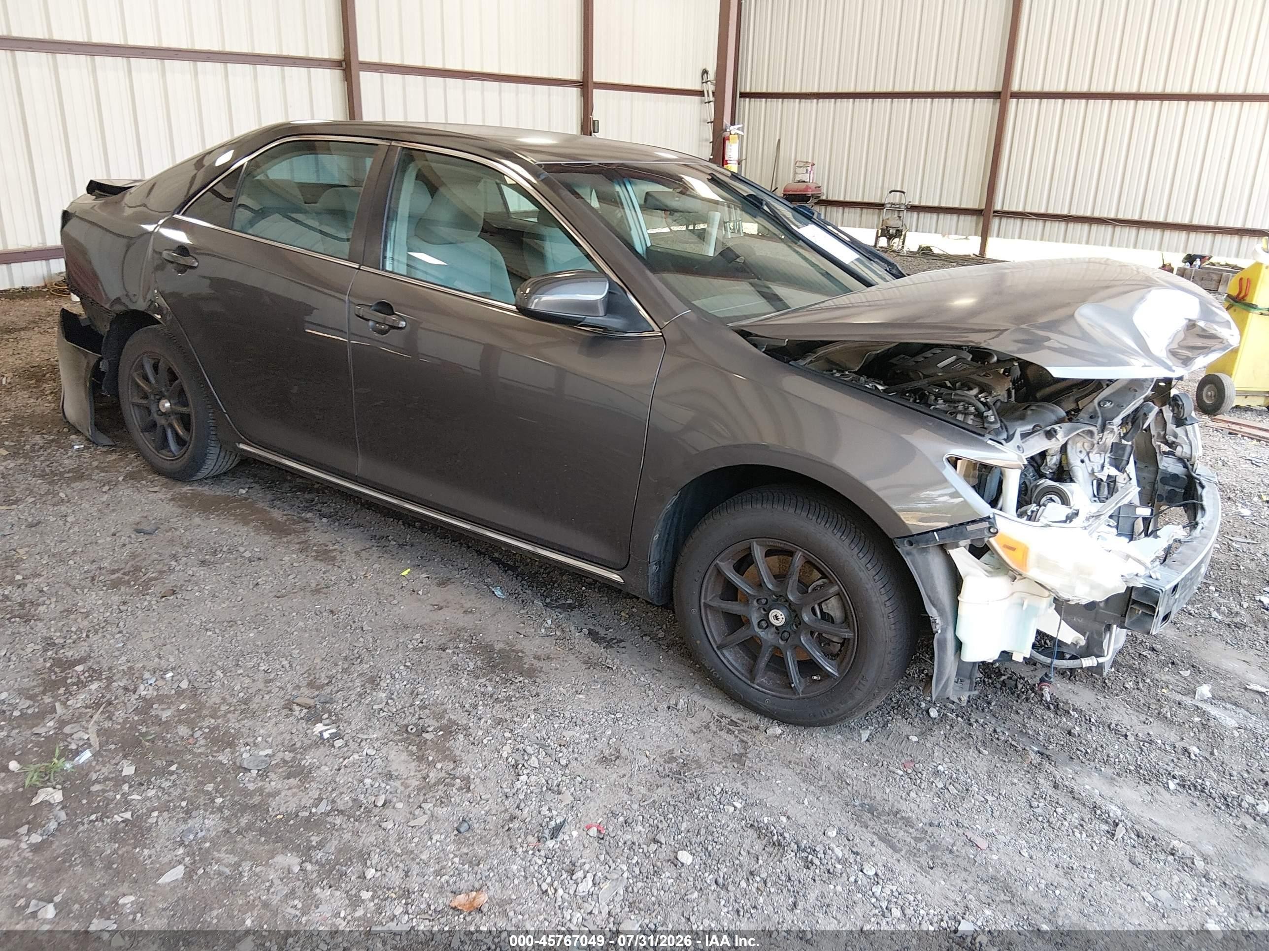 2014 Toyota Camry Le Gray vin: 4T4BF1FK5ER373770