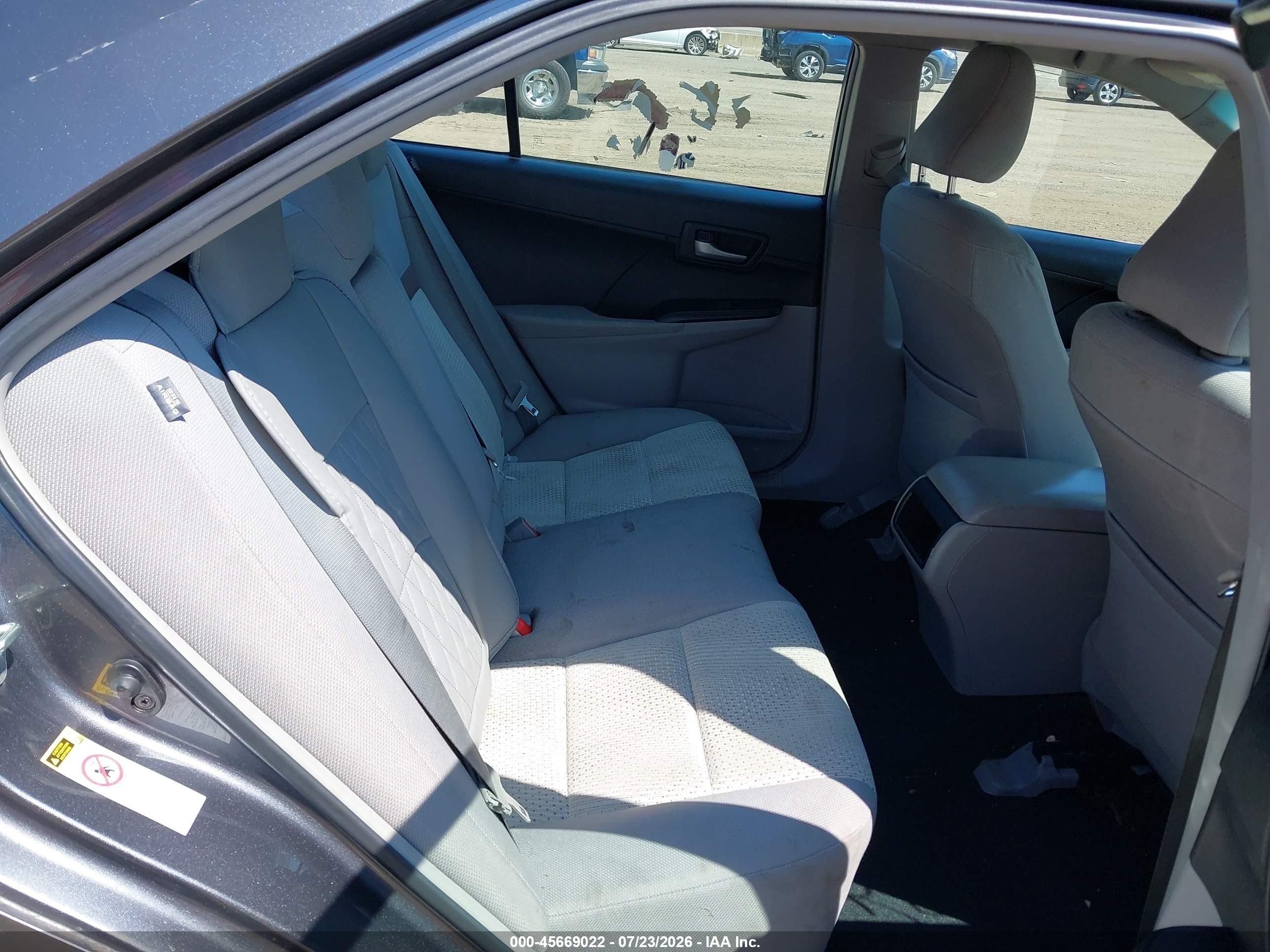 2014 Toyota Camry Le Серый vin: 4T4BF1FK5ER374207