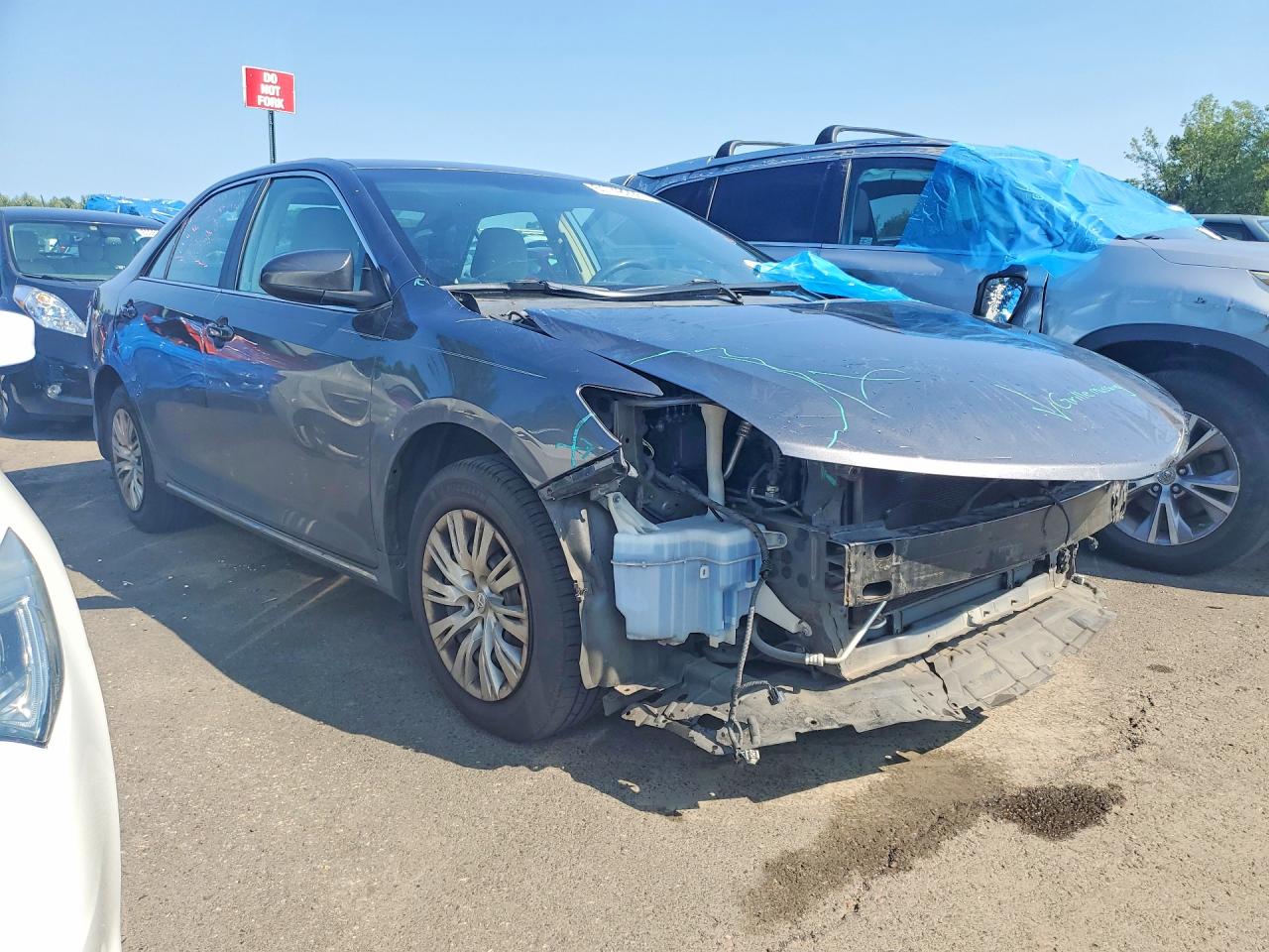 2014 Toyota Camry Le Gray vin: 4T4BF1FK5ER374711