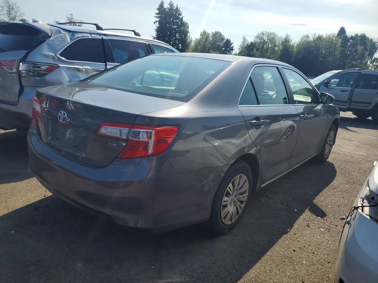 2014 Toyota Camry Le Gray vin: 4T4BF1FK5ER374711