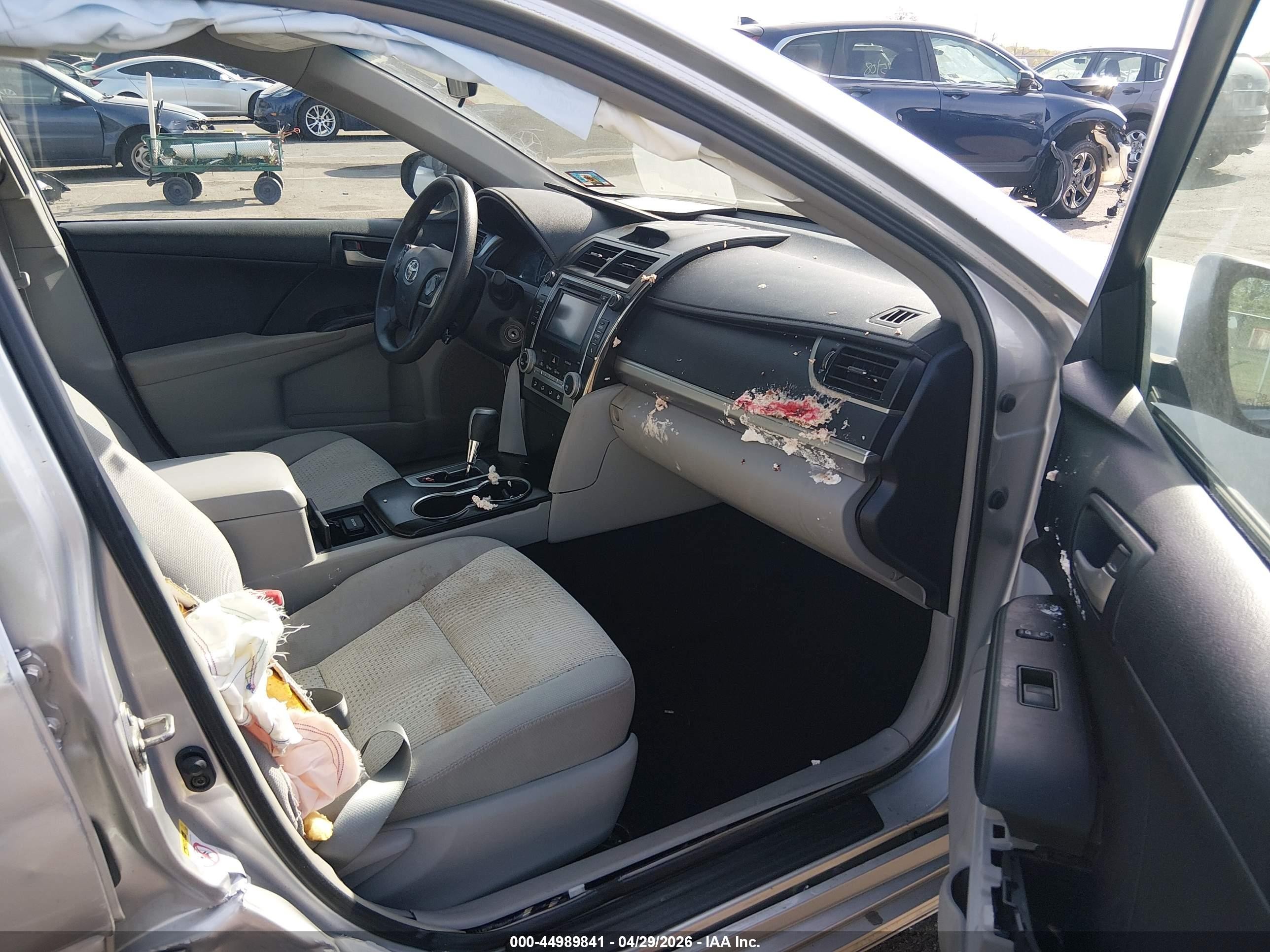 2014 Toyota Camry Le Silver vin: 4T4BF1FK5ER379326