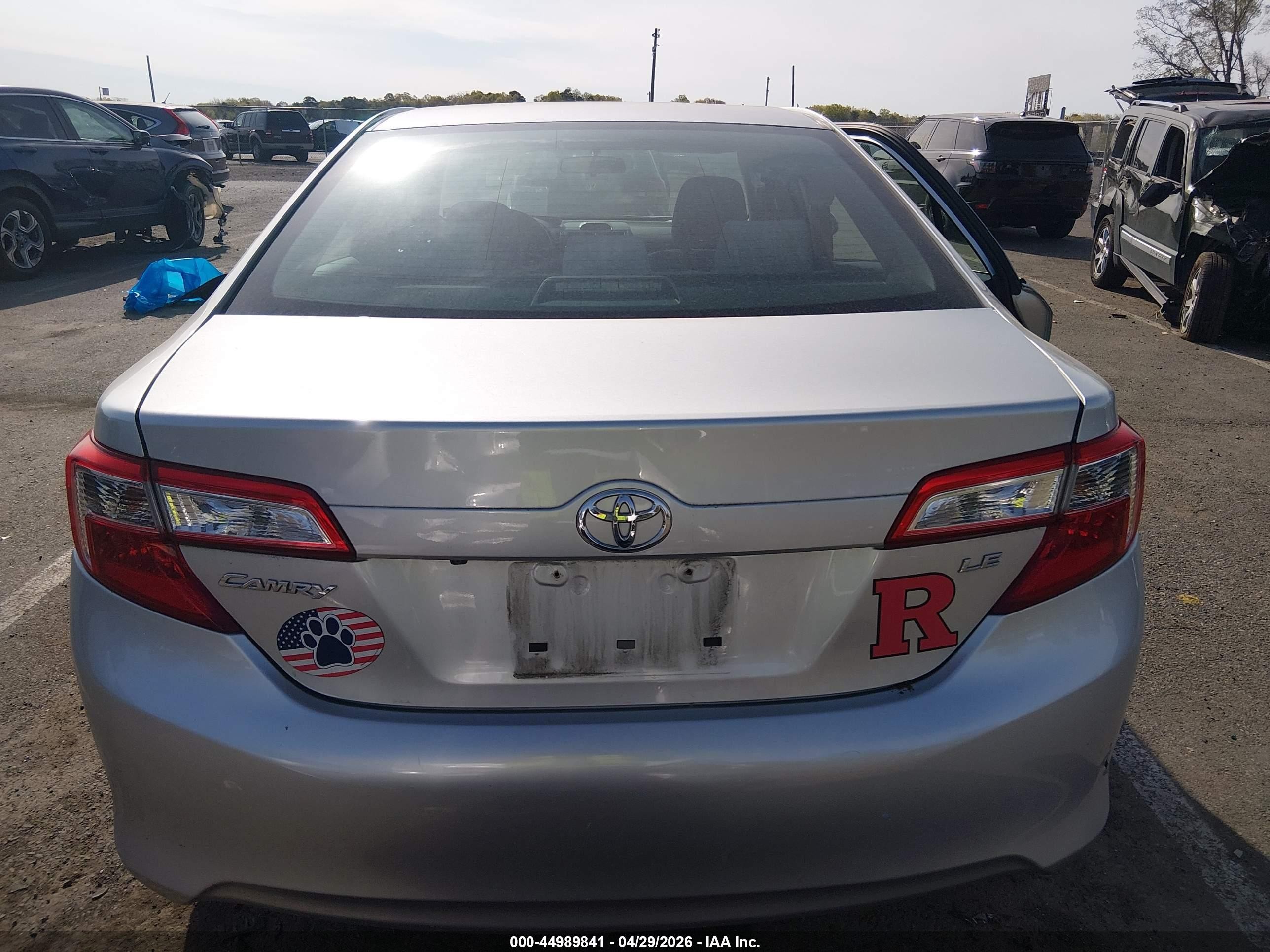 2014 Toyota Camry Le Silver vin: 4T4BF1FK5ER379326