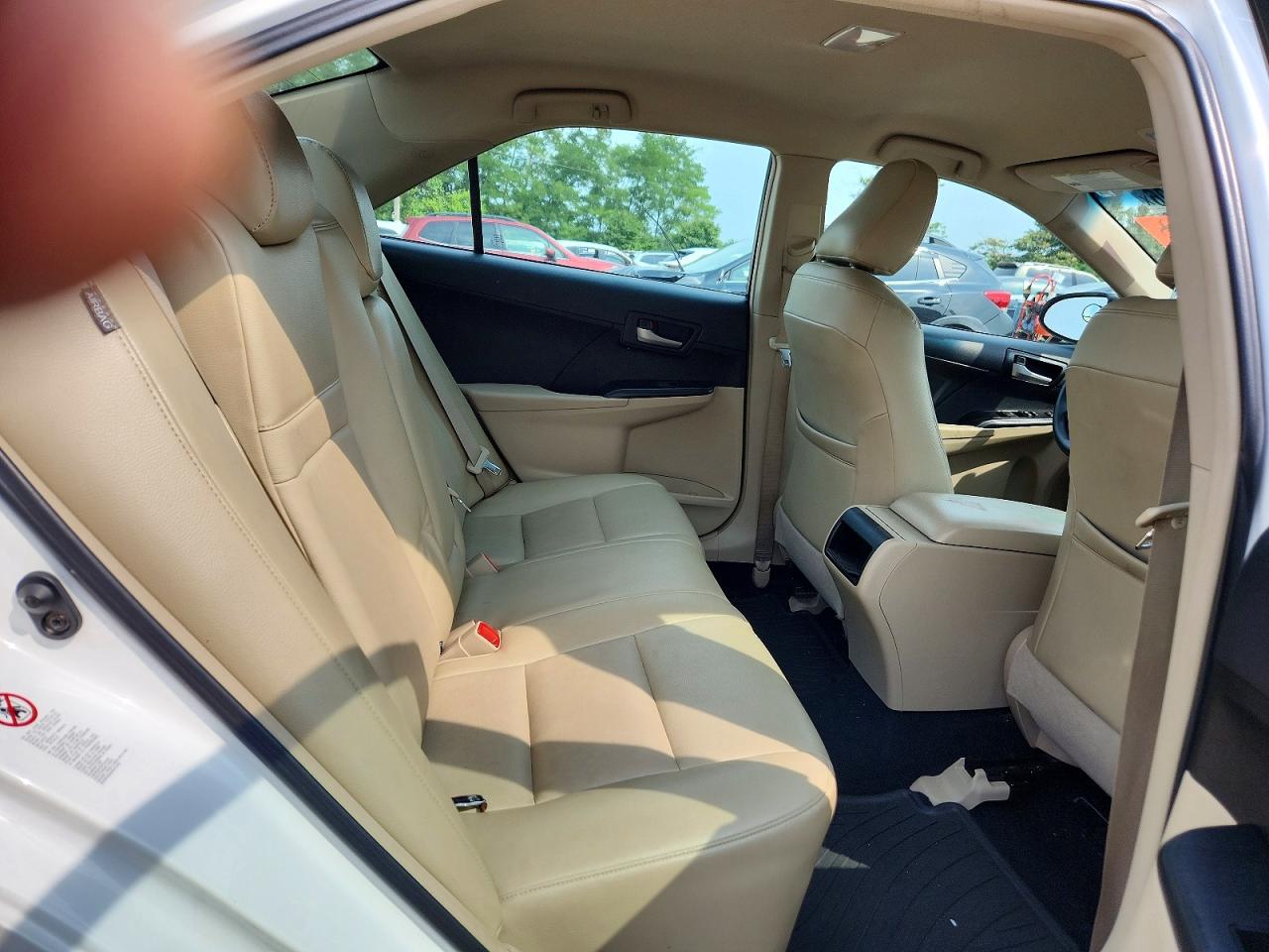 2014 Toyota Camry Le White vin: 4T4BF1FK5ER383473