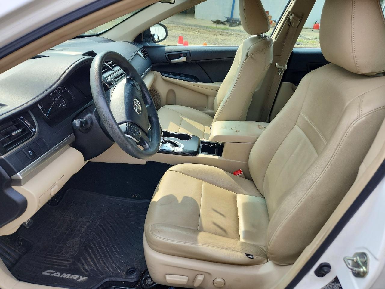 2014 Toyota Camry Le White vin: 4T4BF1FK5ER383473