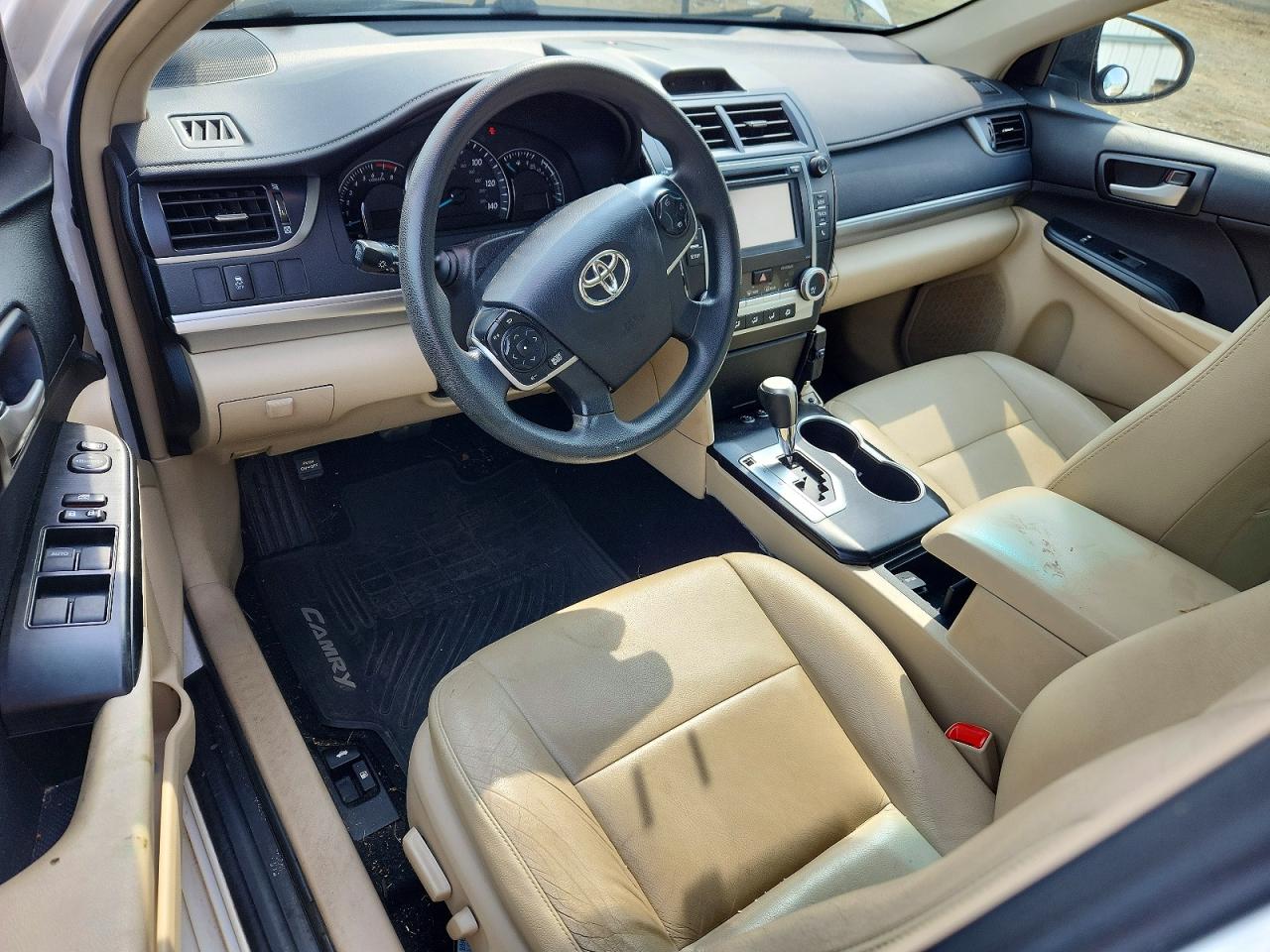 2014 Toyota Camry Le White vin: 4T4BF1FK5ER383473