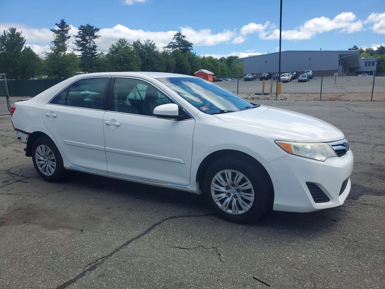 2014 Toyota Camry Le Белый vin: 4T4BF1FK5ER388401