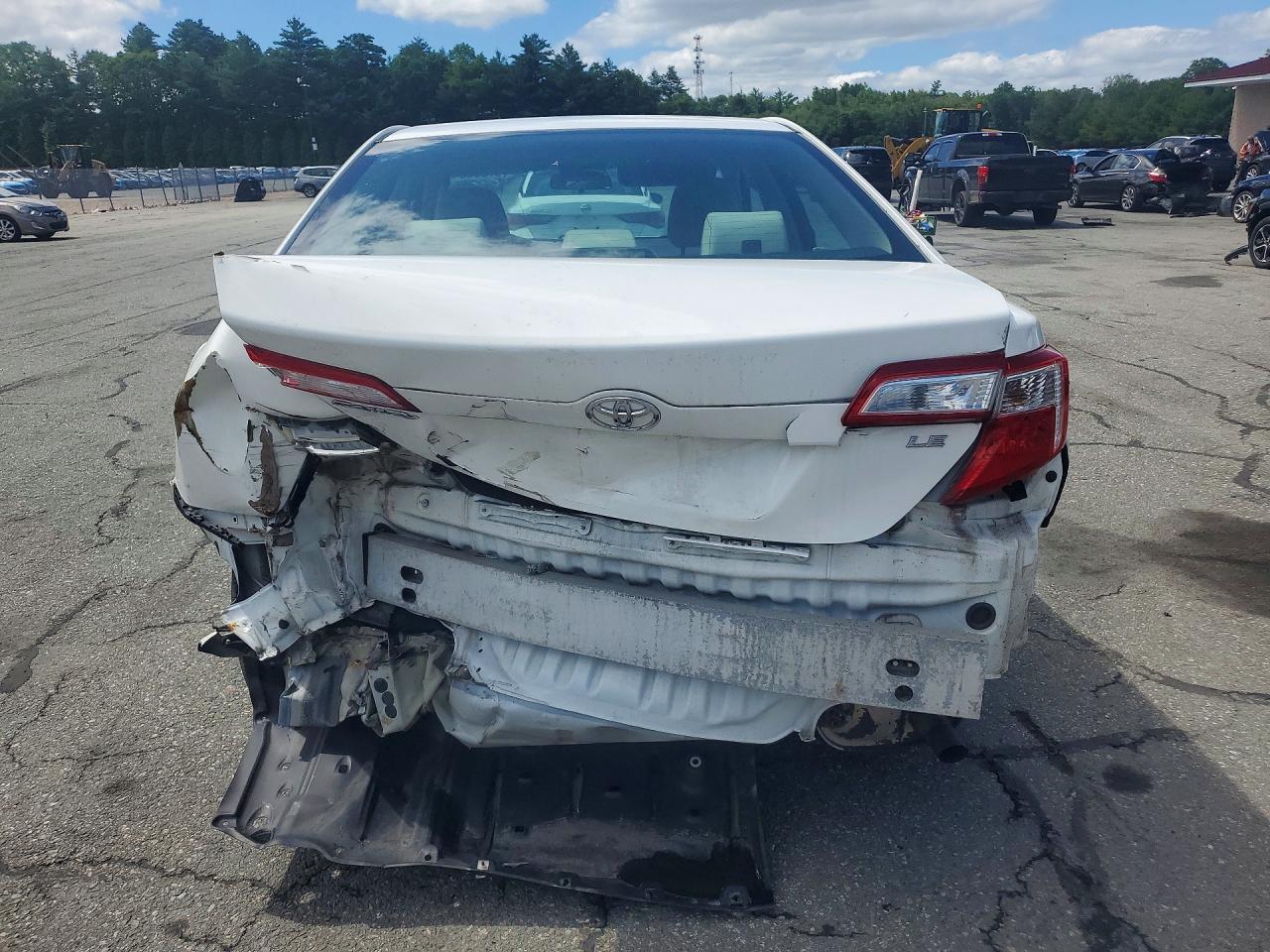 2014 Toyota Camry Le Белый vin: 4T4BF1FK5ER388401