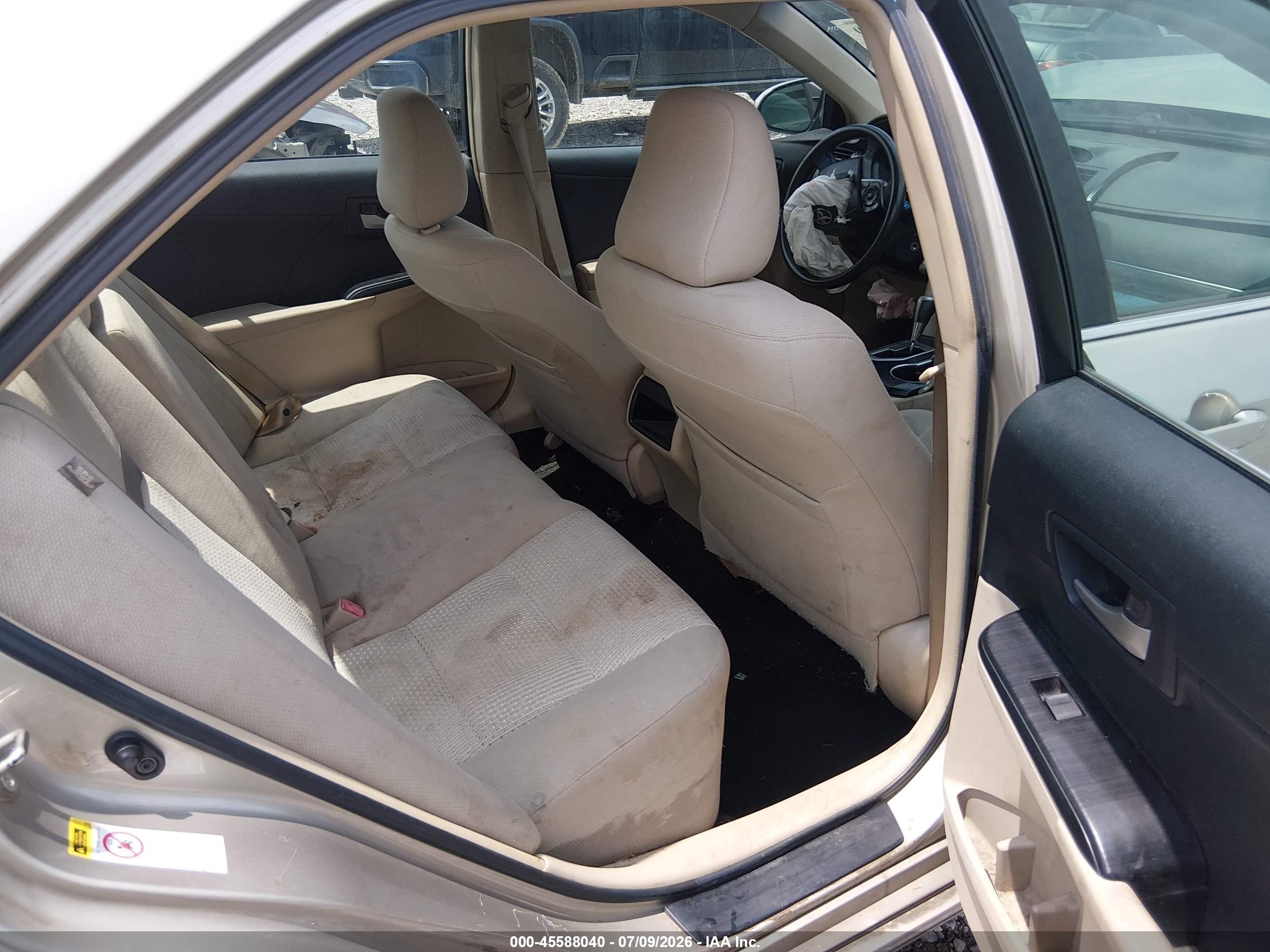 2014 Toyota Camry Le Beige vin: 4T4BF1FK5ER395784