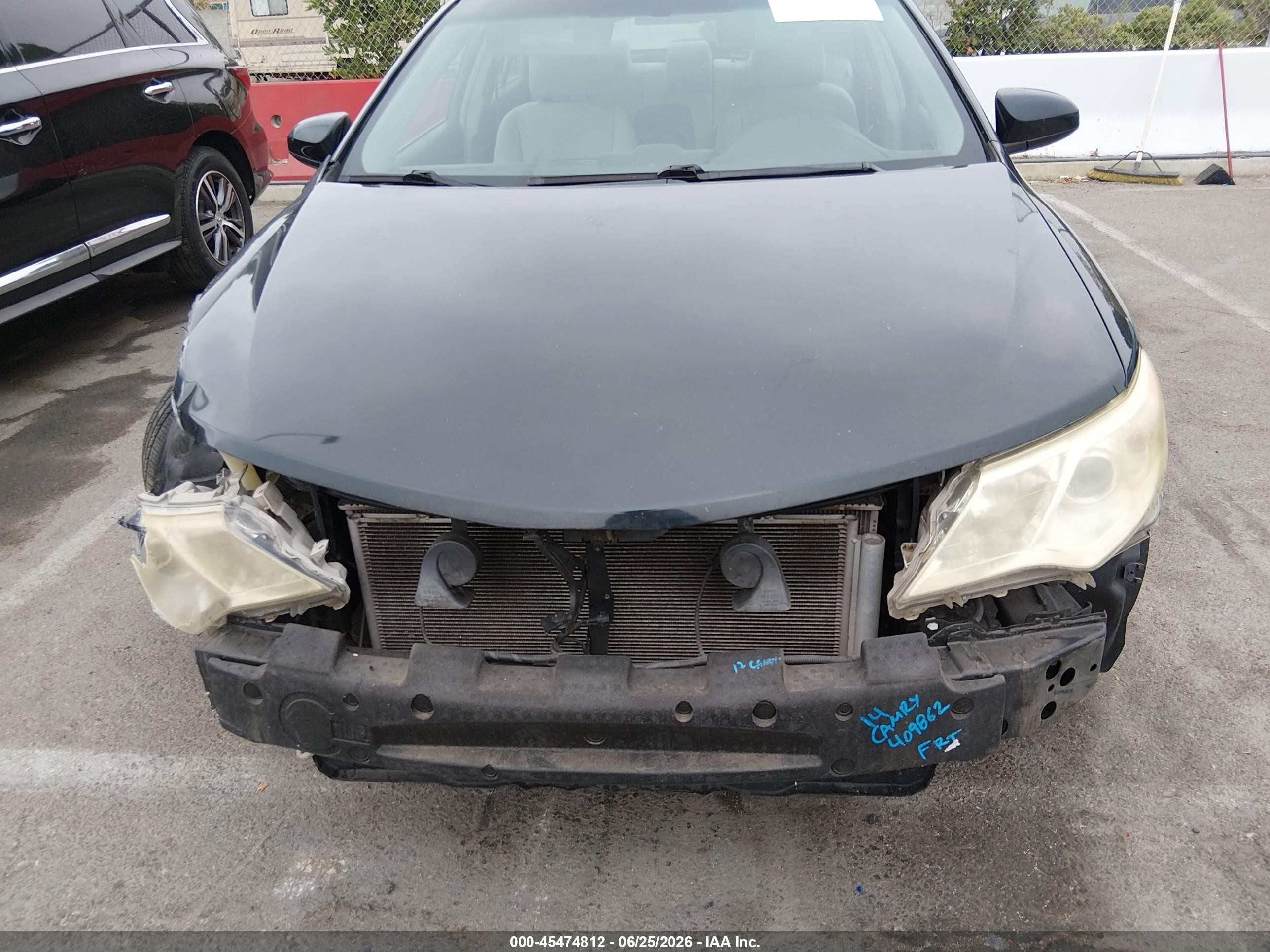 2014 Toyota Camry Le Blue vin: 4T4BF1FK5ER399267