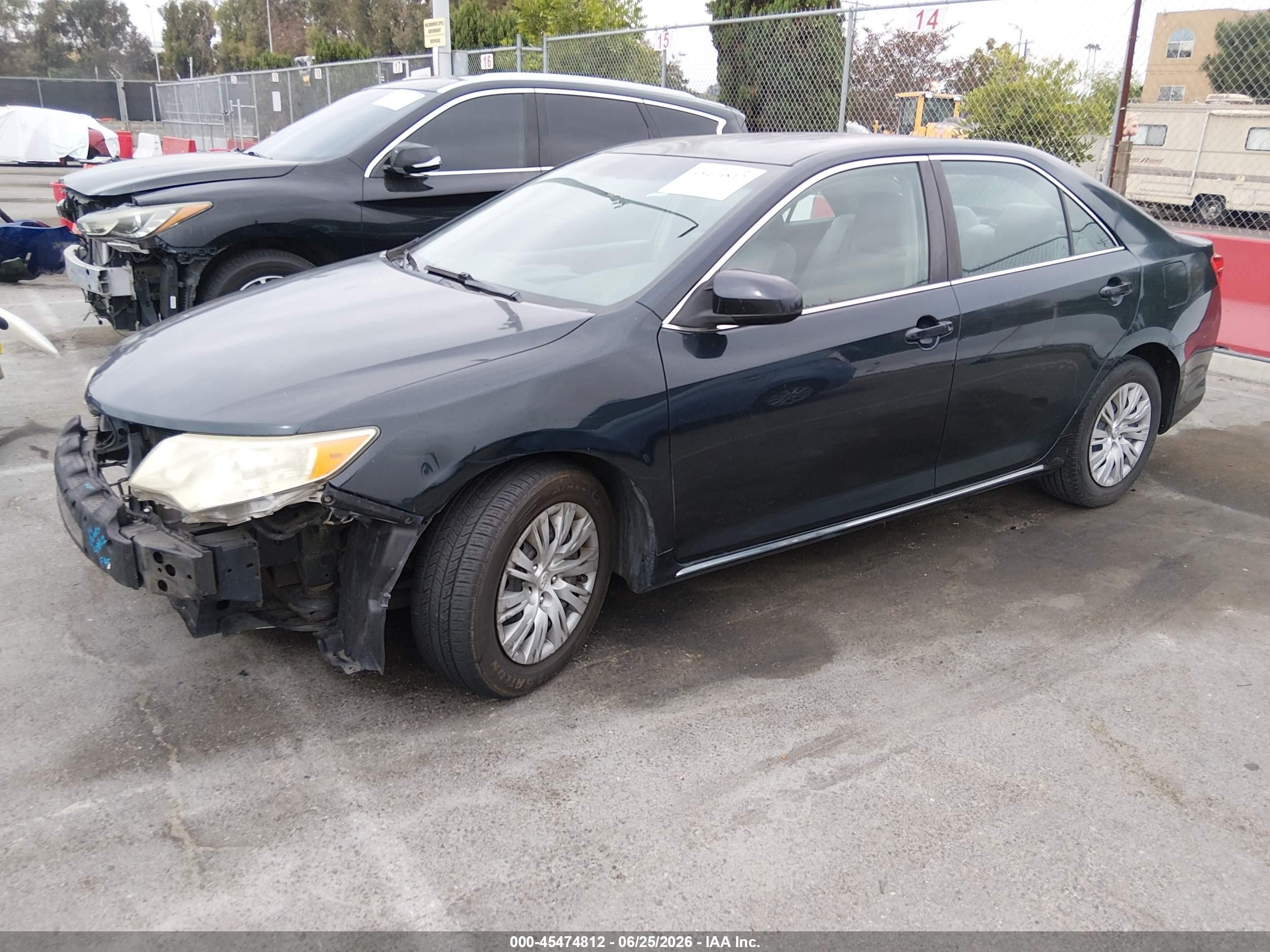 2014 Toyota Camry Le Blue vin: 4T4BF1FK5ER399267