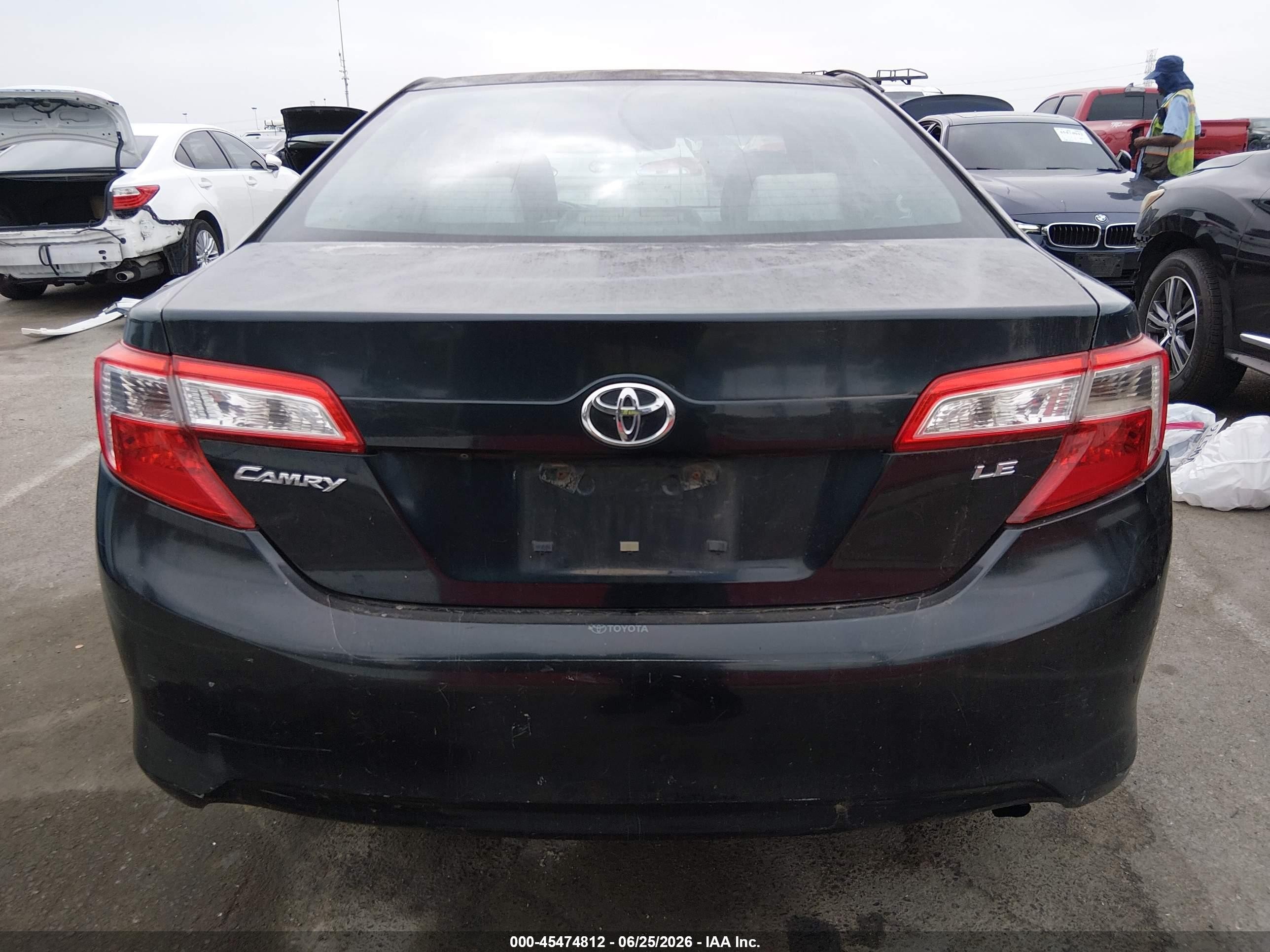 2014 Toyota Camry Le Blue vin: 4T4BF1FK5ER399267