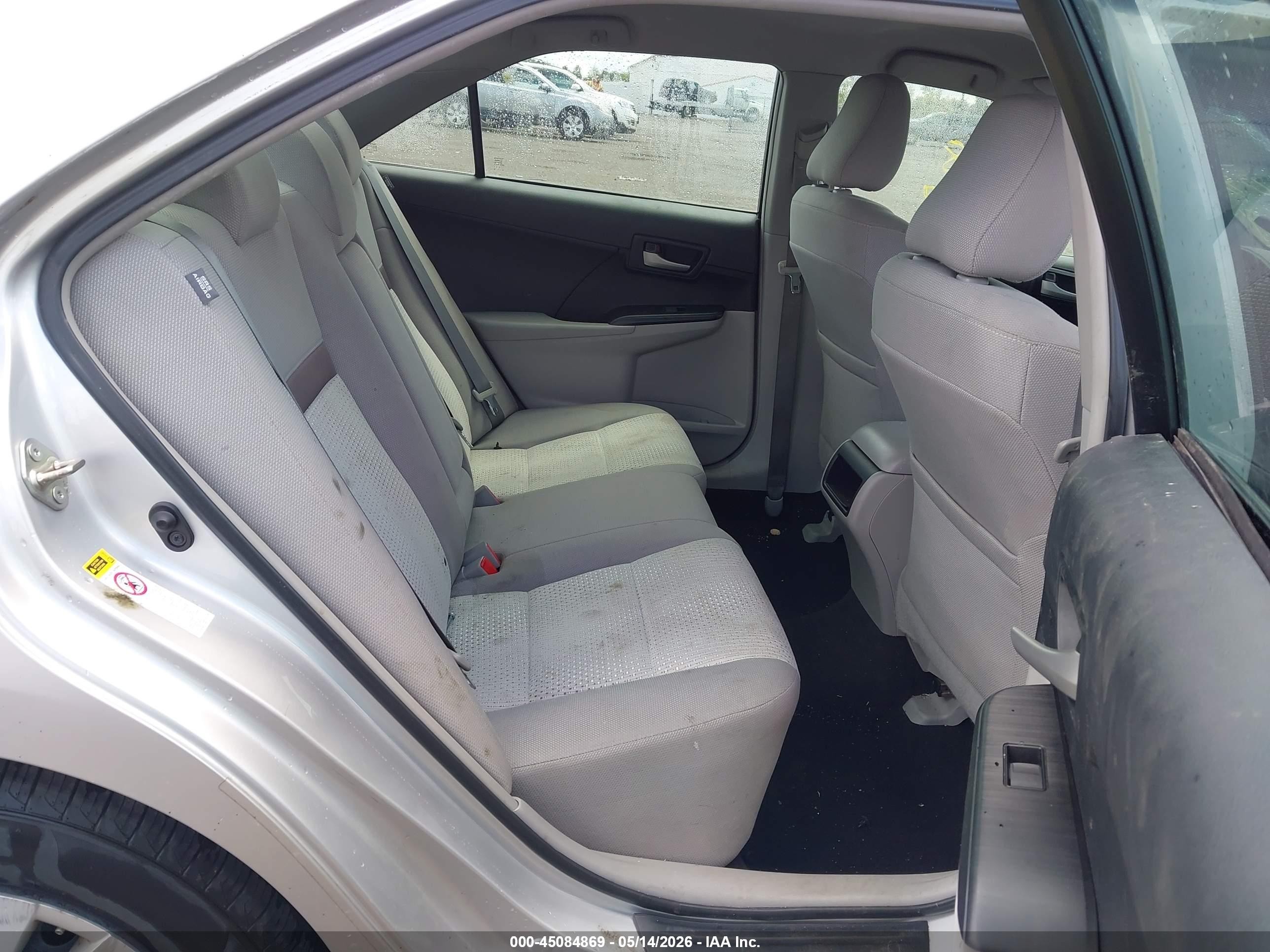 2014 Toyota Camry Le Серебряный vin: 4T4BF1FK5ER408565