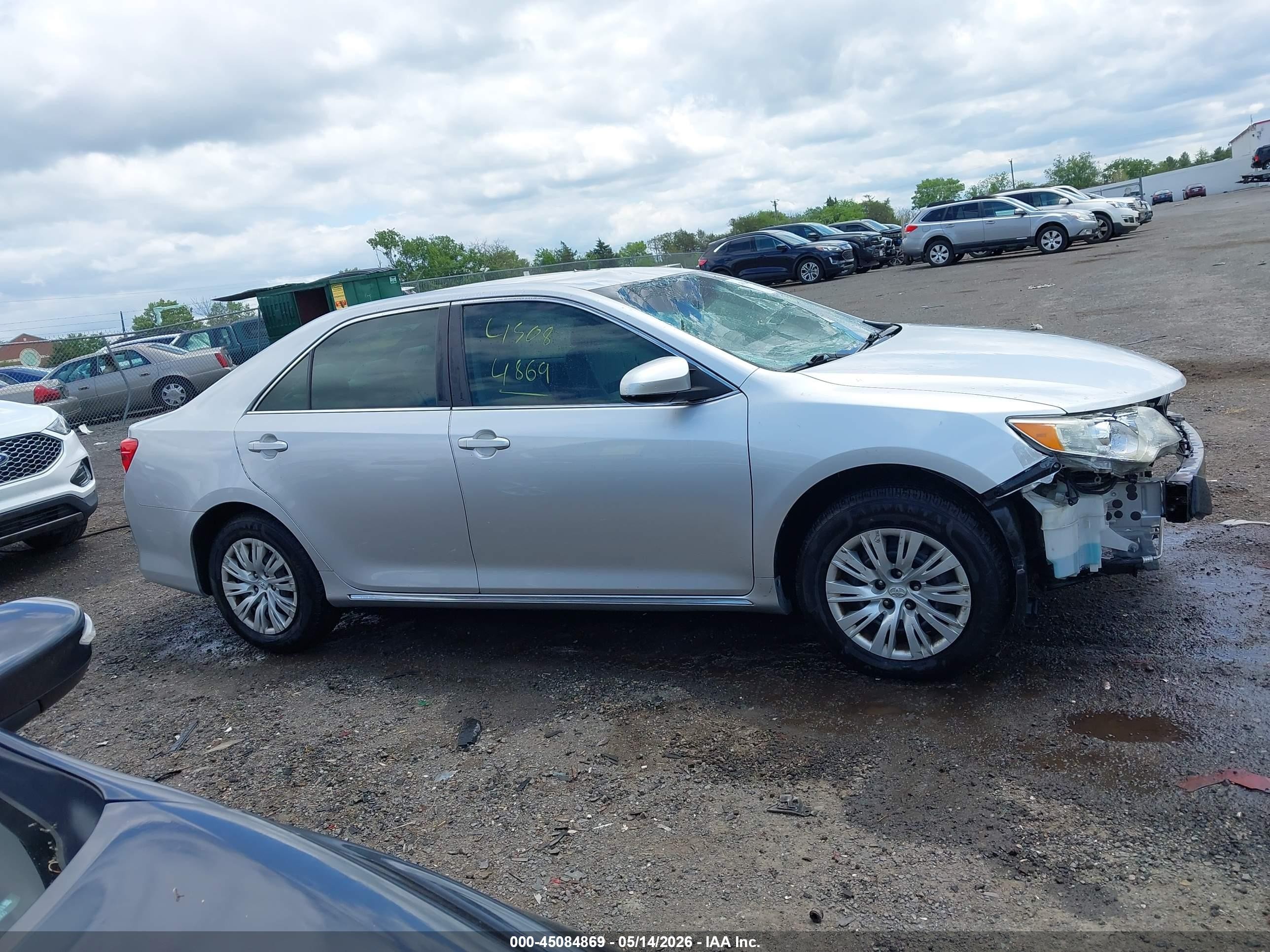 2014 Toyota Camry Le Серебряный vin: 4T4BF1FK5ER408565
